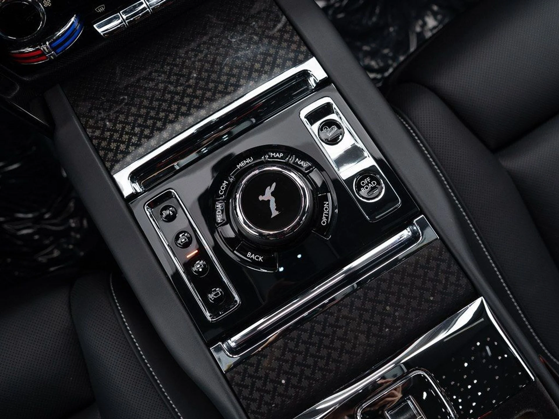 mph038_3722825088_0737763b8f71a781c490a11714edc1ce_26b6d94a4c