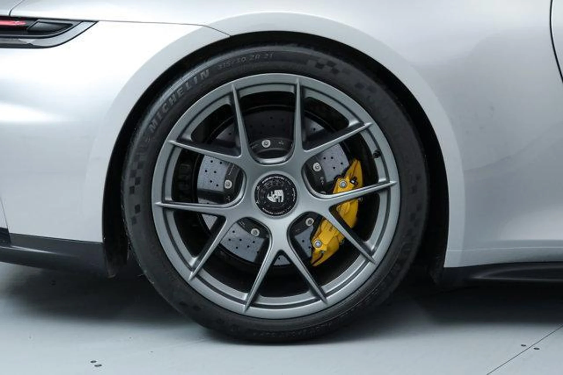 mph038_3729518564_h_FOQ_I_Vt4xs1d7_WH_9_Uqlfd_Se_U1k_1175f9b812