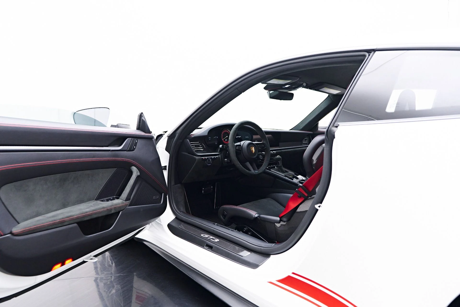 mph038_3733541398_Used_2023_Porsche_911_GT_3_1750710983_44f4357065