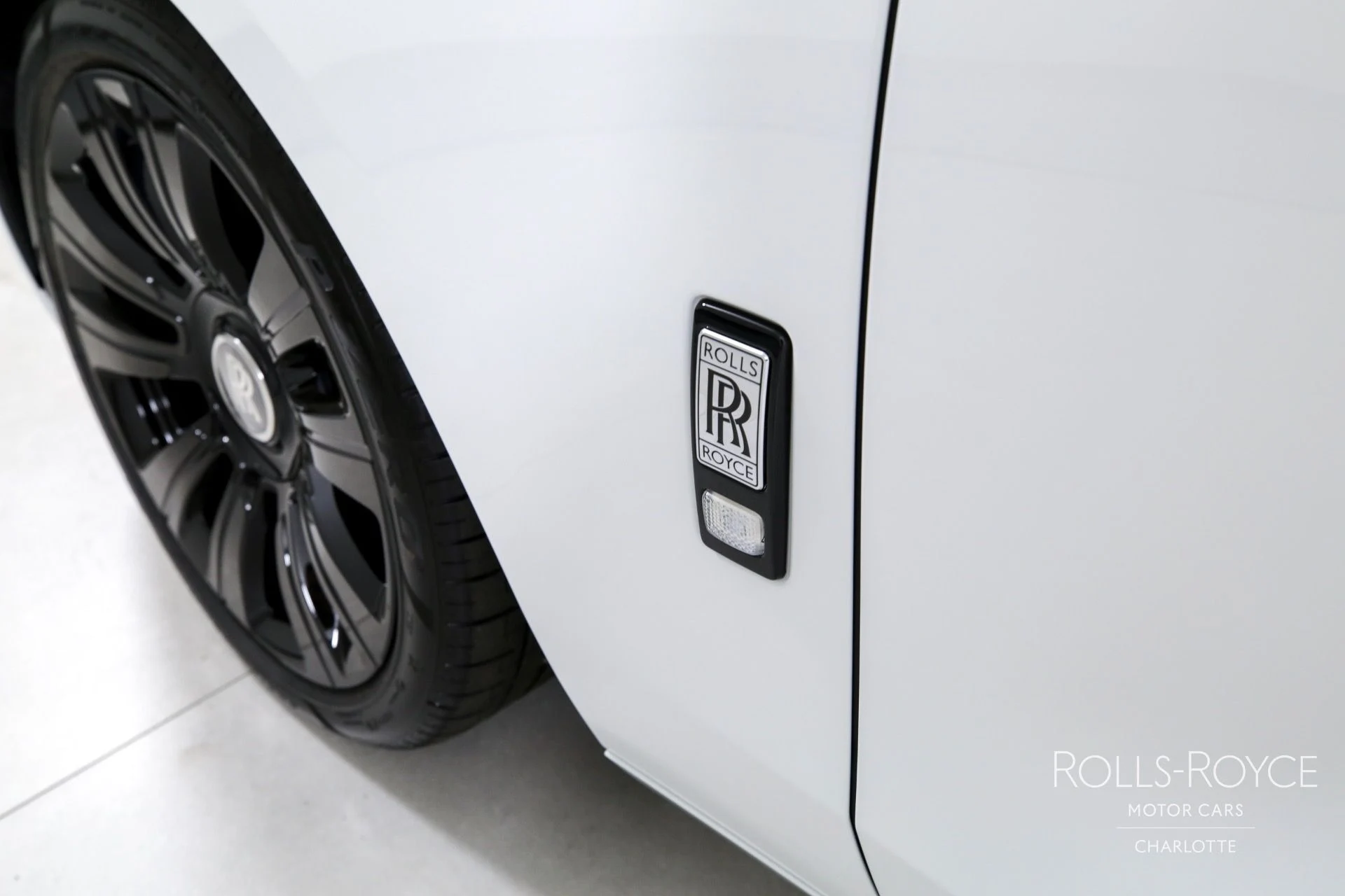 mph038_3736913165_Used_2024_Rolls_Royce_Ghost_1723672329_d3fc6770fd