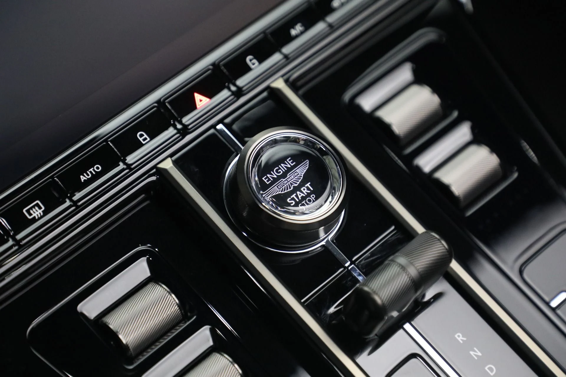 mph038_3744788325_New_2026_Aston_Martin_Vantage_S_Roadster_1776880029_478ddd9c79