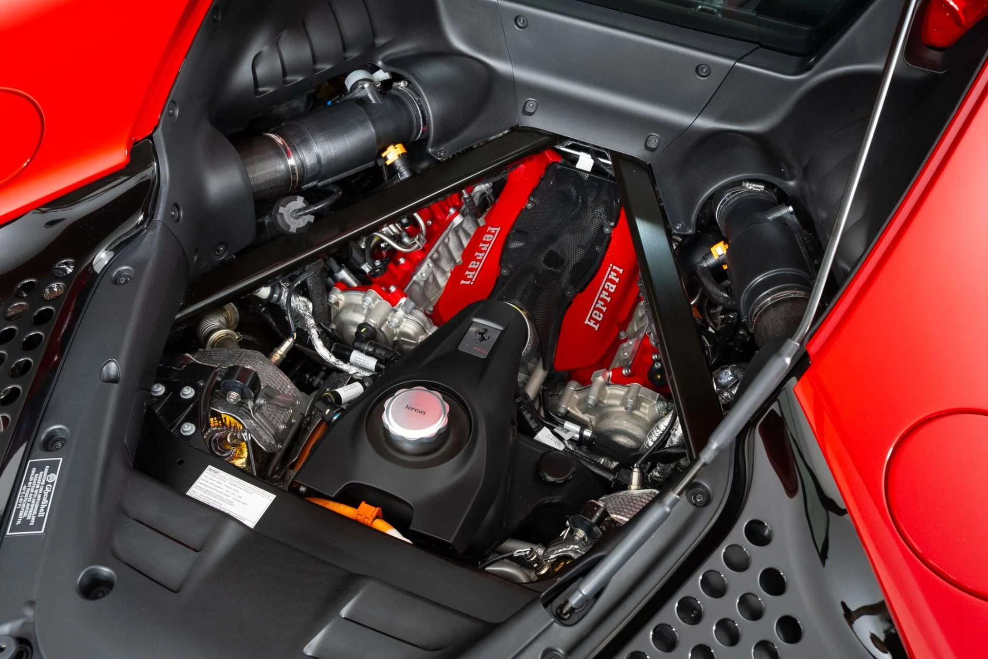 mph038_3761847674_Used_2023_Ferrari_SF_90_Stradale_1755717820_5ad53e6129
