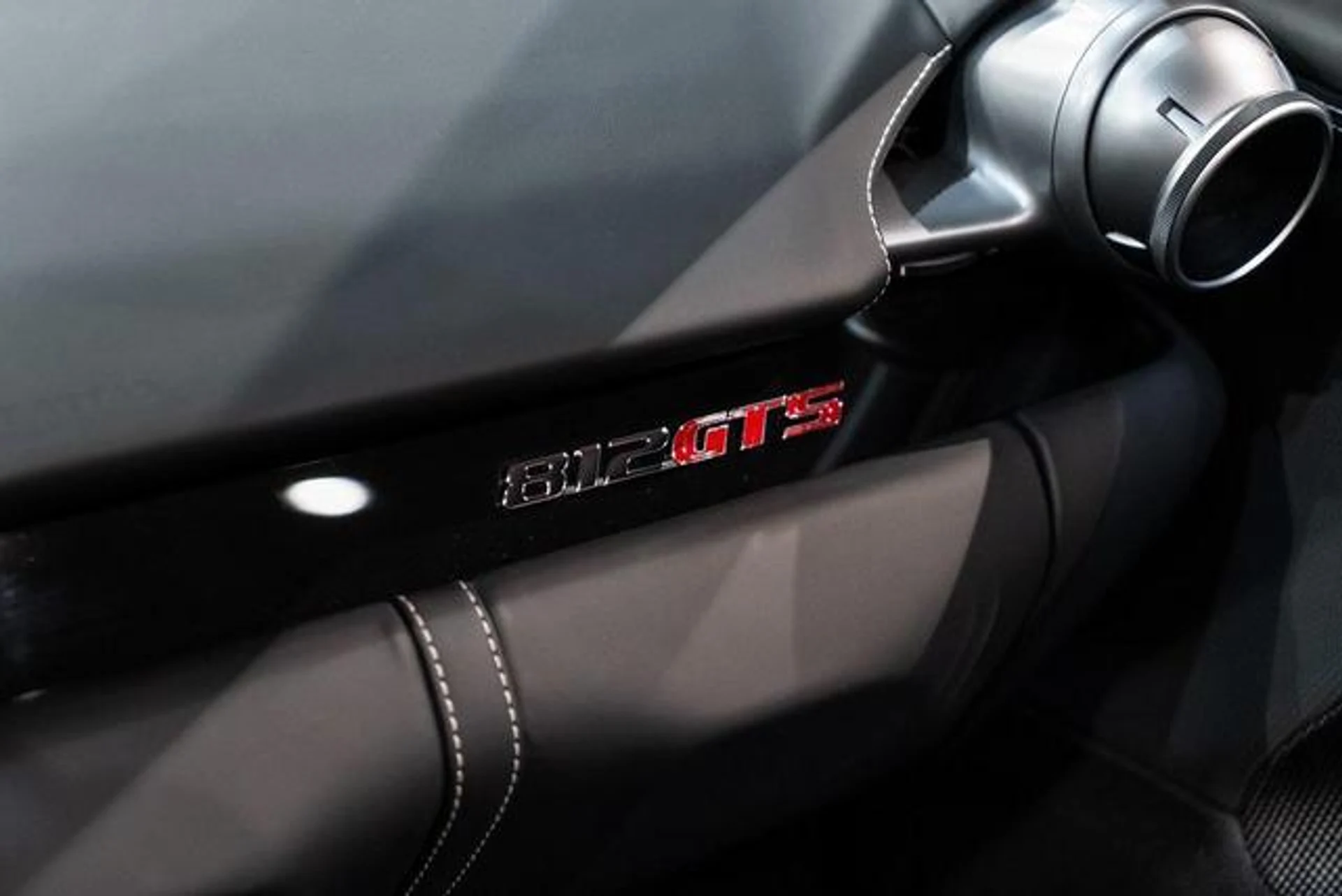 mph038_3770481673_g9lo_L_Cz_Km_F68_Qphmuvnr_Tx_V_Fx5_A_ec9c15f434