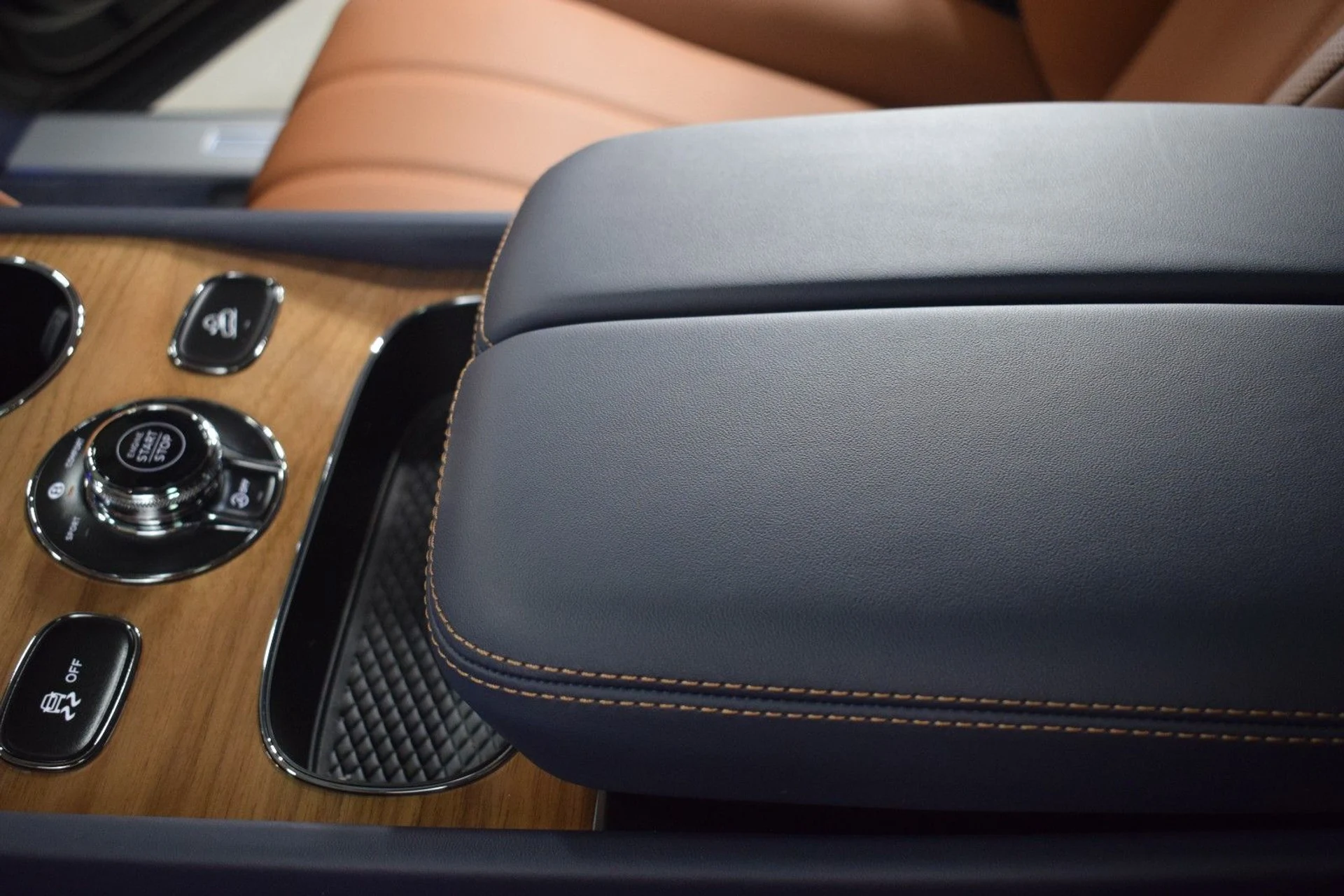 mph038_3772174416_8459713bfaa4609b7857b66a4b86a58fx_13943aa2dd