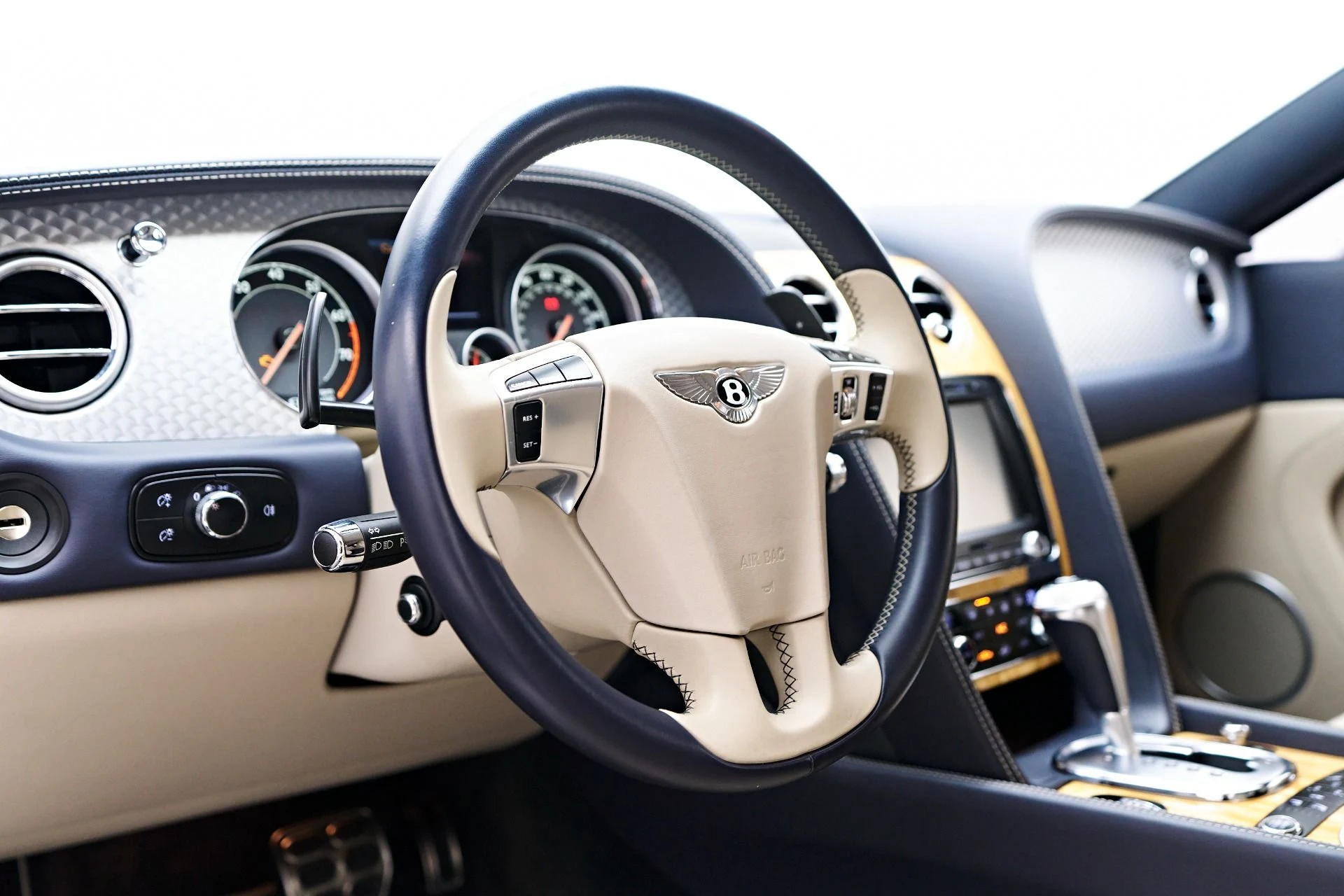 mph038_3774709475_Used_2015_Bentley_Continental_GT_V8_S_1756433039_1575f596f6