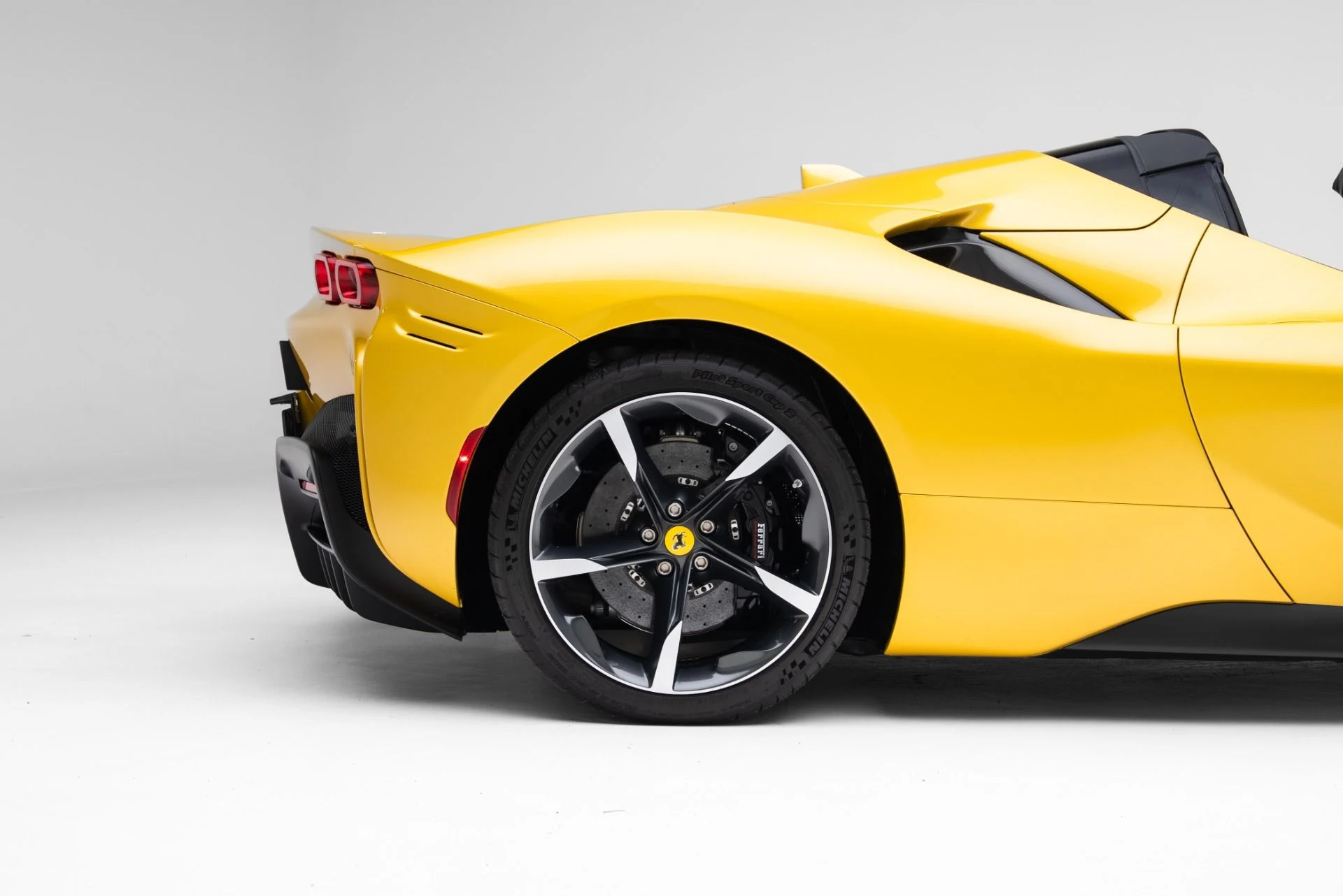 mph038_3790240530_Used_2023_Ferrari_SF_90_Spider_1770940760_774d82c489