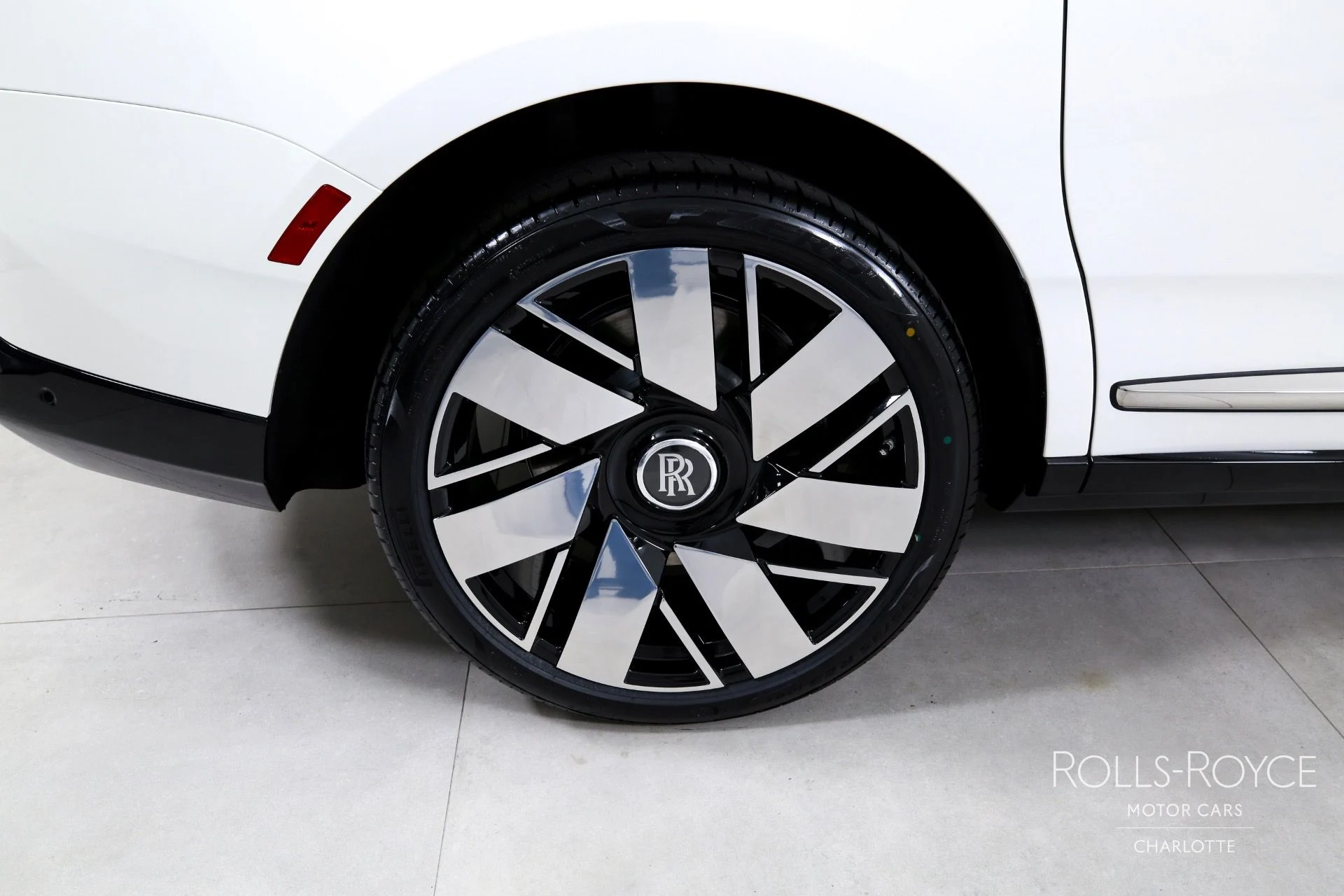 mph038_3793528015_Used_2026_Rolls_Royce_Cullinan_1759509260_fc2a0cbb13