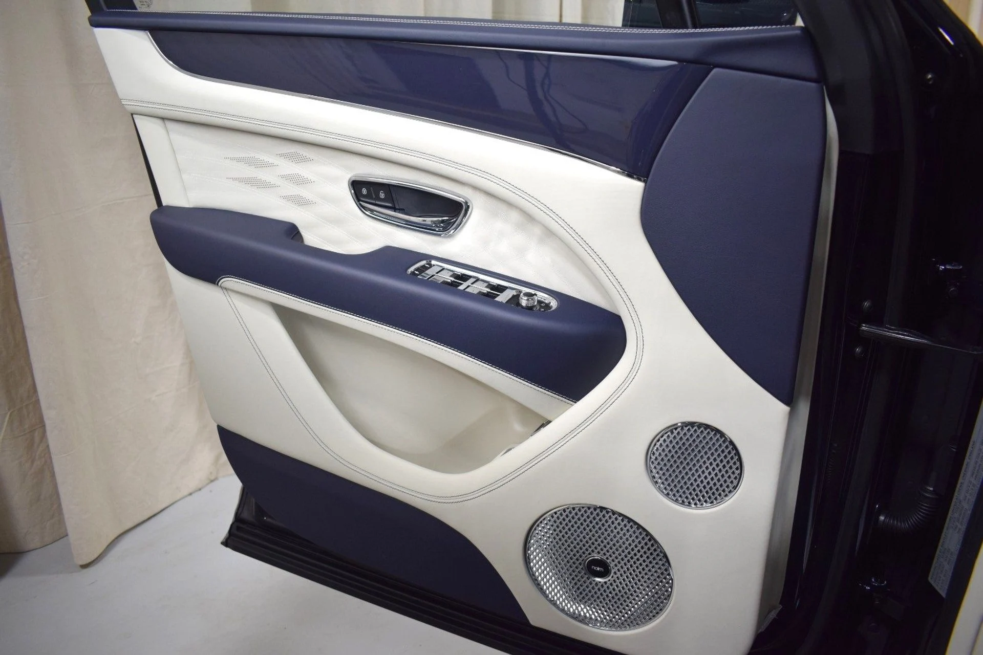 mph038_3803476551_13c38fbe2f6486a613739bac6375e949x_d576e574f6