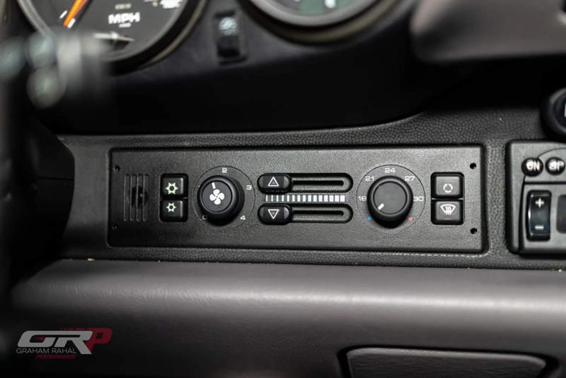 mph038_3806382624_532_BFB_35_3_F66_4_D40_8_A4_D_FB_52_E9_A10524_660816fea6