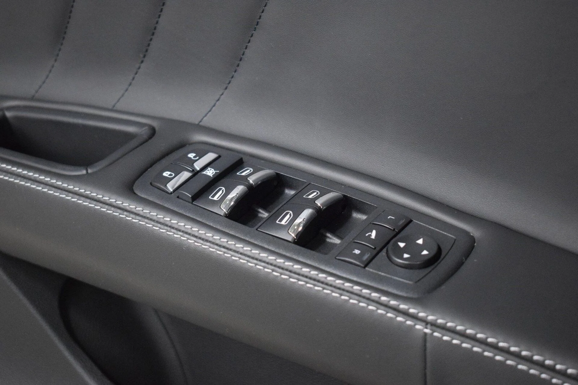 mph038_3810708107_27adcda7bfc41fe89ef56ed028d0cacex_4e9adaa8ca