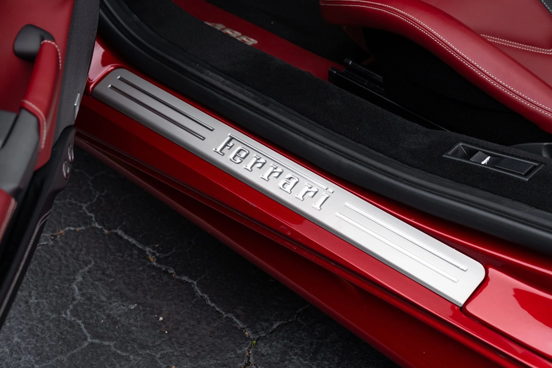 mph038_3820206040_Used_2019_Ferrari_488_Spider_1775191642_661d15ea2e