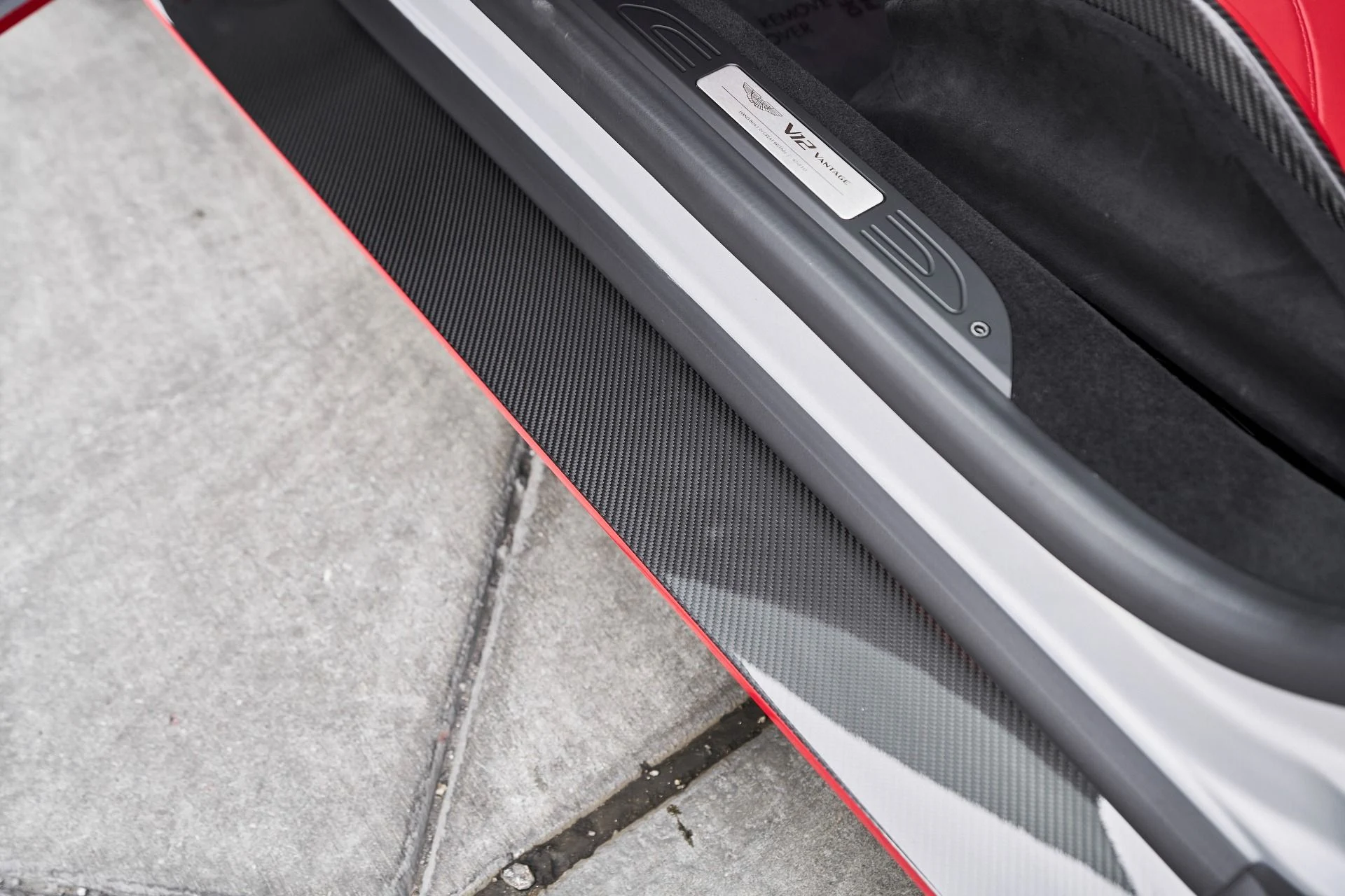 mph038_3822631324_Used_2023_Aston_Martin_Vantage_Base_1764729797_d129e01fa5