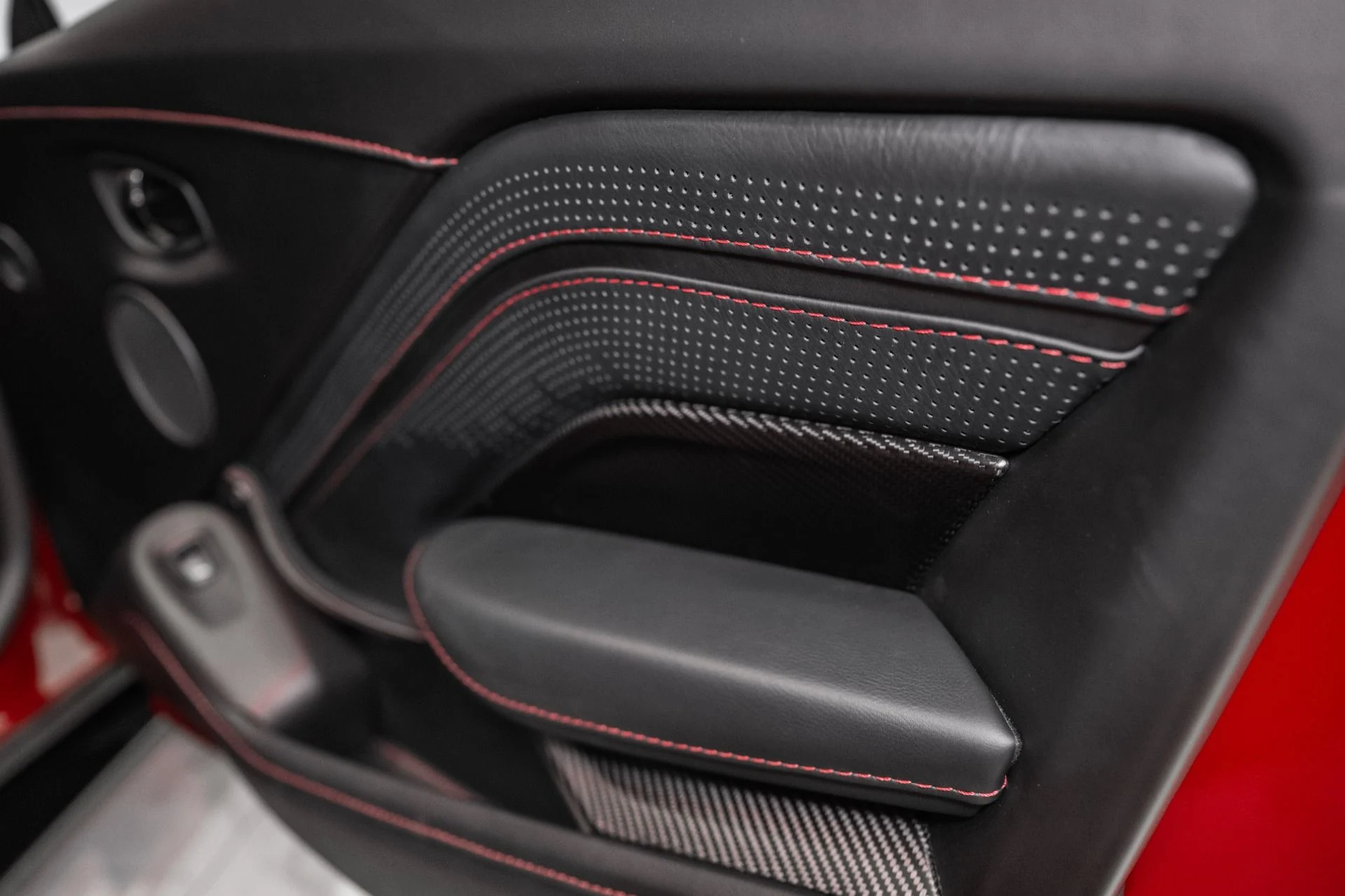 mph038_3823612298_Used_2023_Aston_Martin_Vantage_V8_1772854371_1515b1c4ea