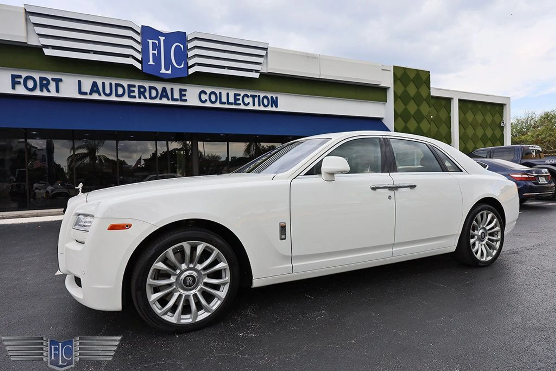 mph038_38260623_used_2014_rolls_royce_ghost_4drsedan_6305_22786117_39_1024_5d79dace7a