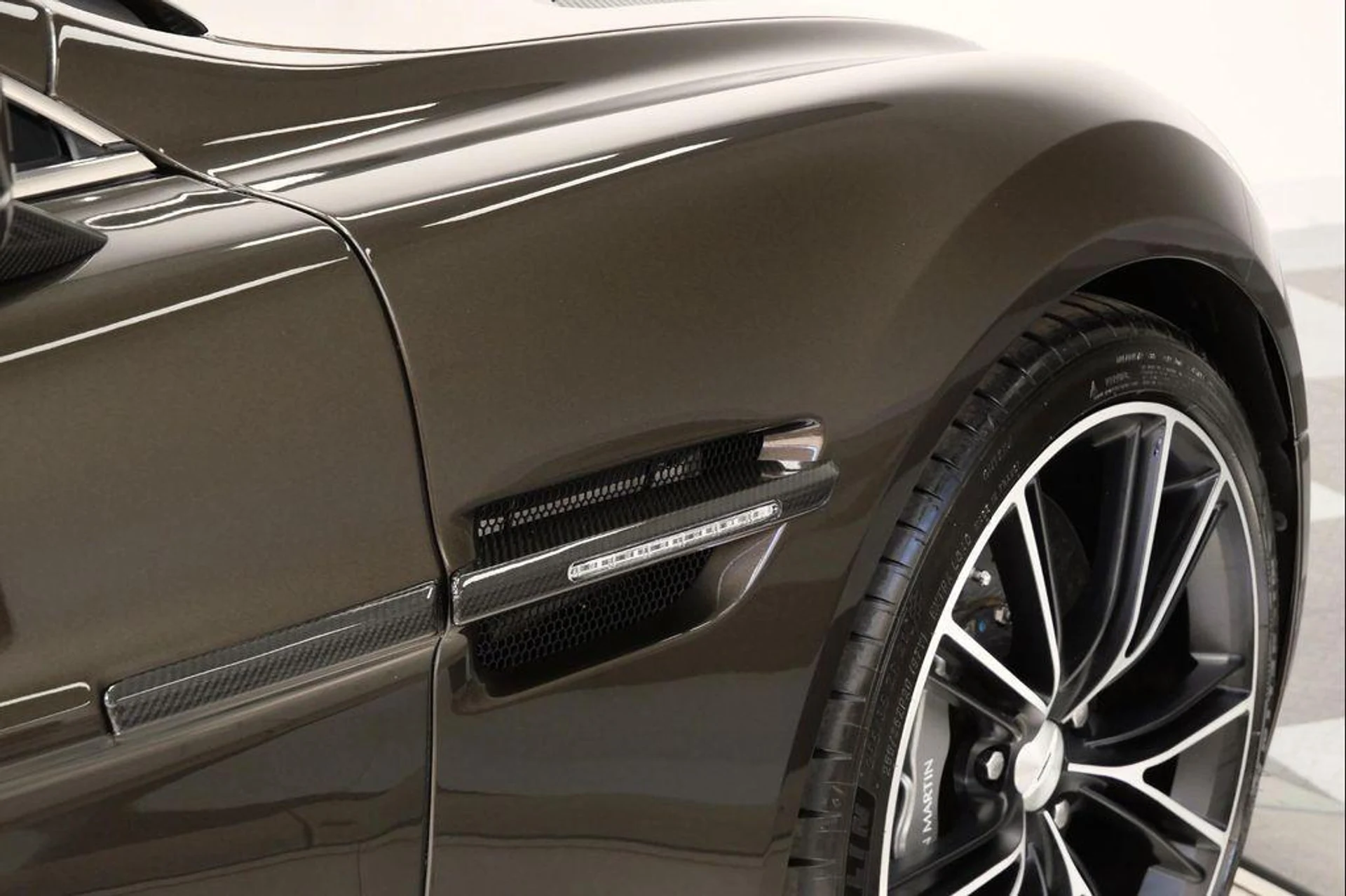 mph038_383720817_2v_F_Sxn_Yy68t_XHI_8y_C_Qvpzx4h8_Hg_286858fb38