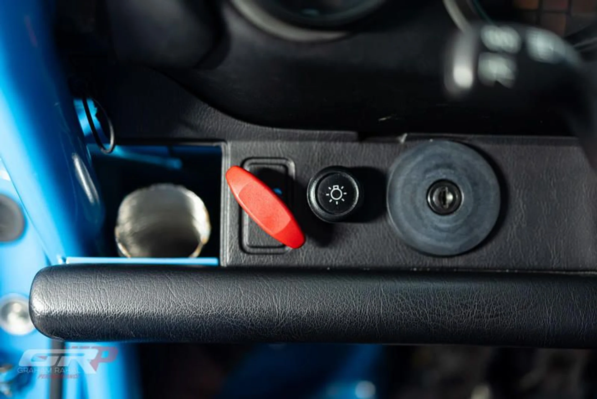 mph038_3856885869_4_DCB_57_D2_6_B19_4877_916_F_A43242_B640_EF_5d22904a99