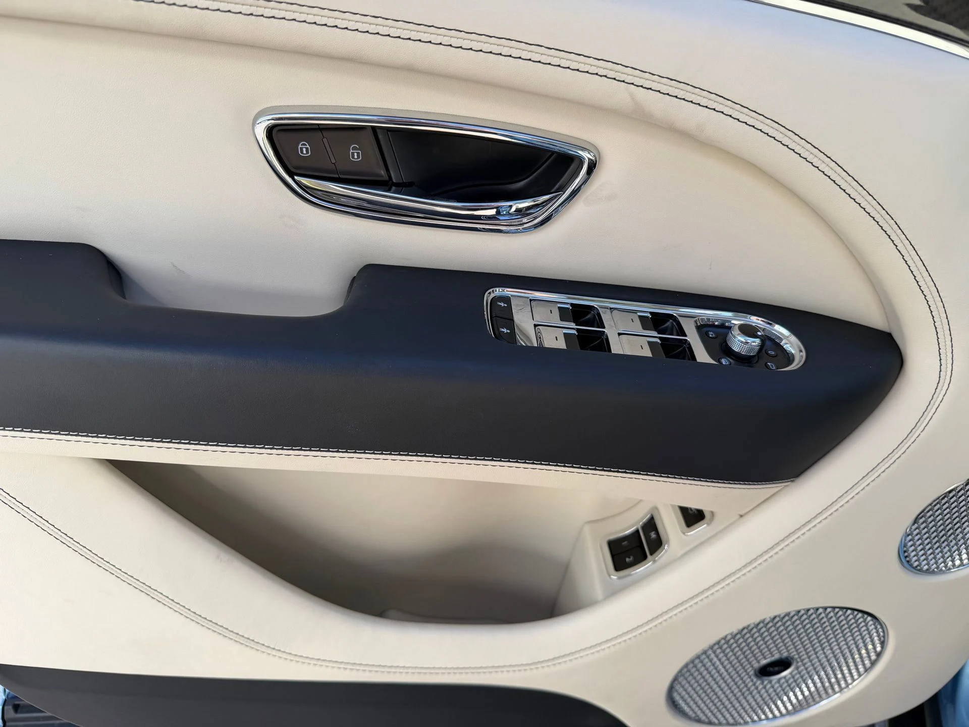 mph038_3864434430_6e8a8837e93c404d8cd4502517c190eb_ce4f68ad6d