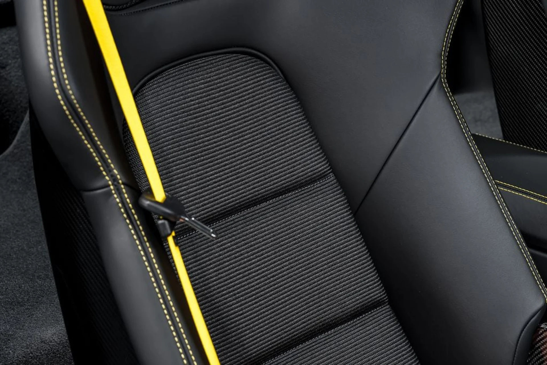 mph038_3868961531_5b764765fb684a69a58f270df1c0a7f7x_6eb2c547e7