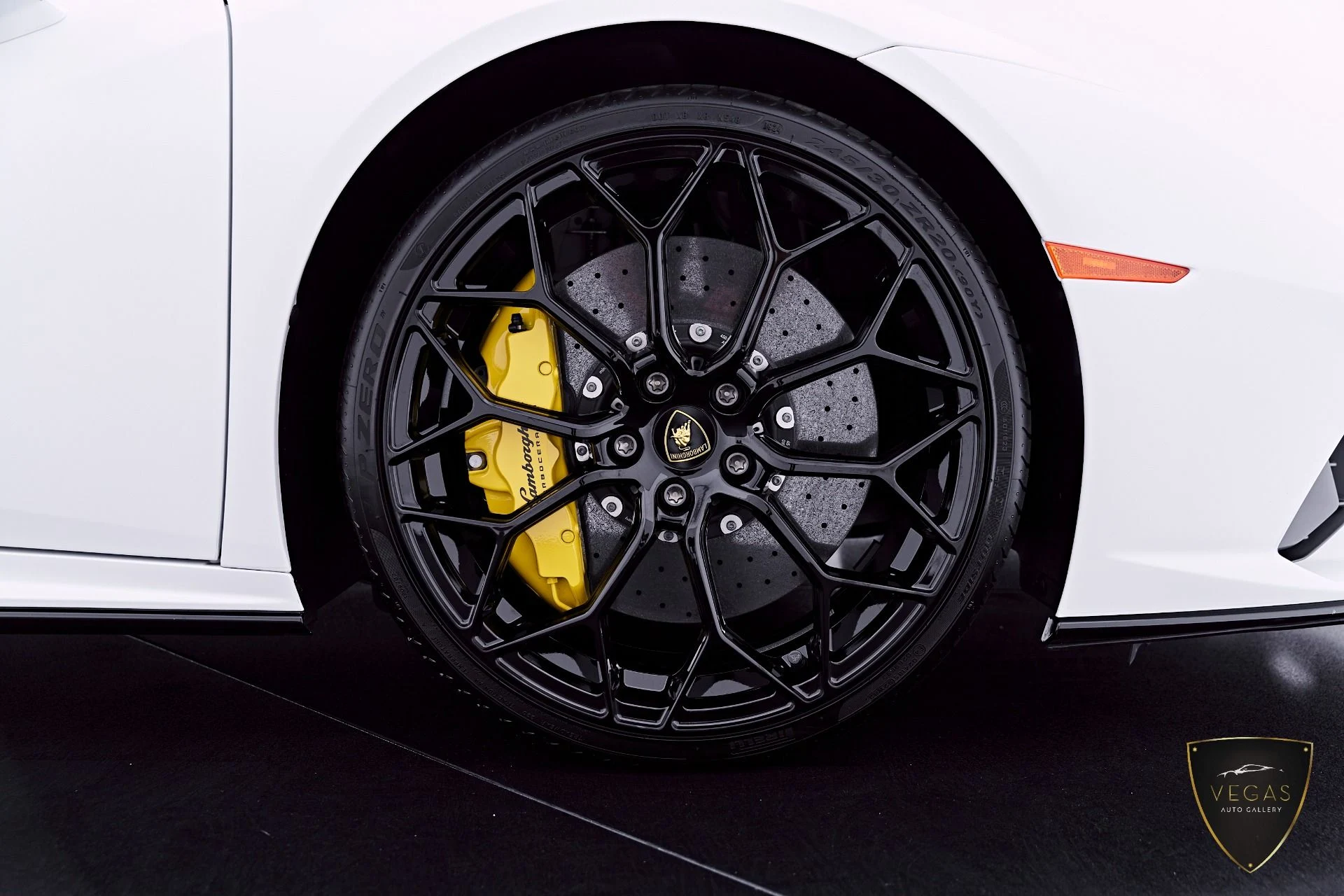 mph038_3879180469_Used_2022_Lamborghini_Huracan_EVO_Base_1782344299_87e8a353f5