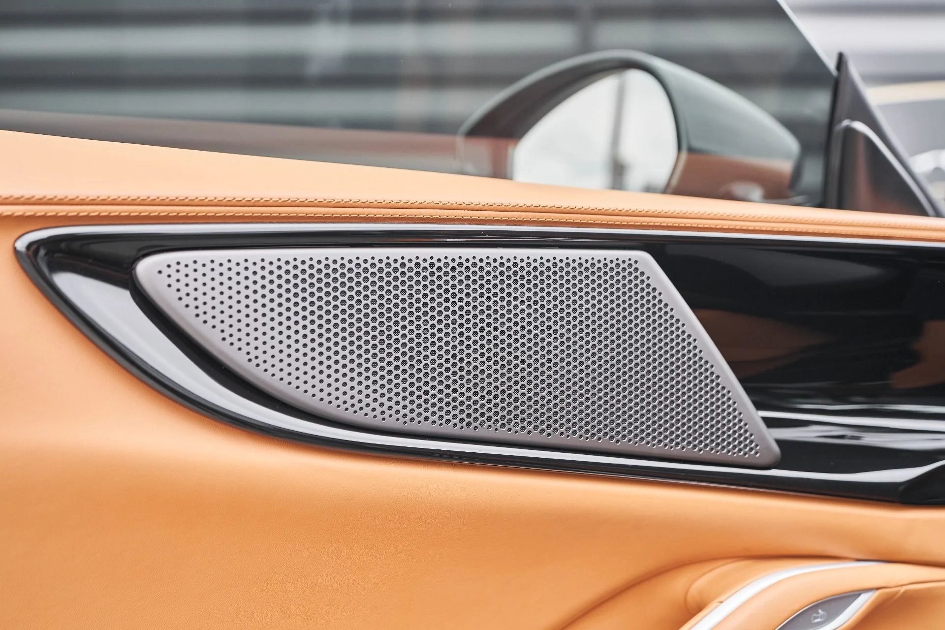 mph038_3885502319_Used_2025_Ferrari_Purosangue_1762993306_d1ac10f793