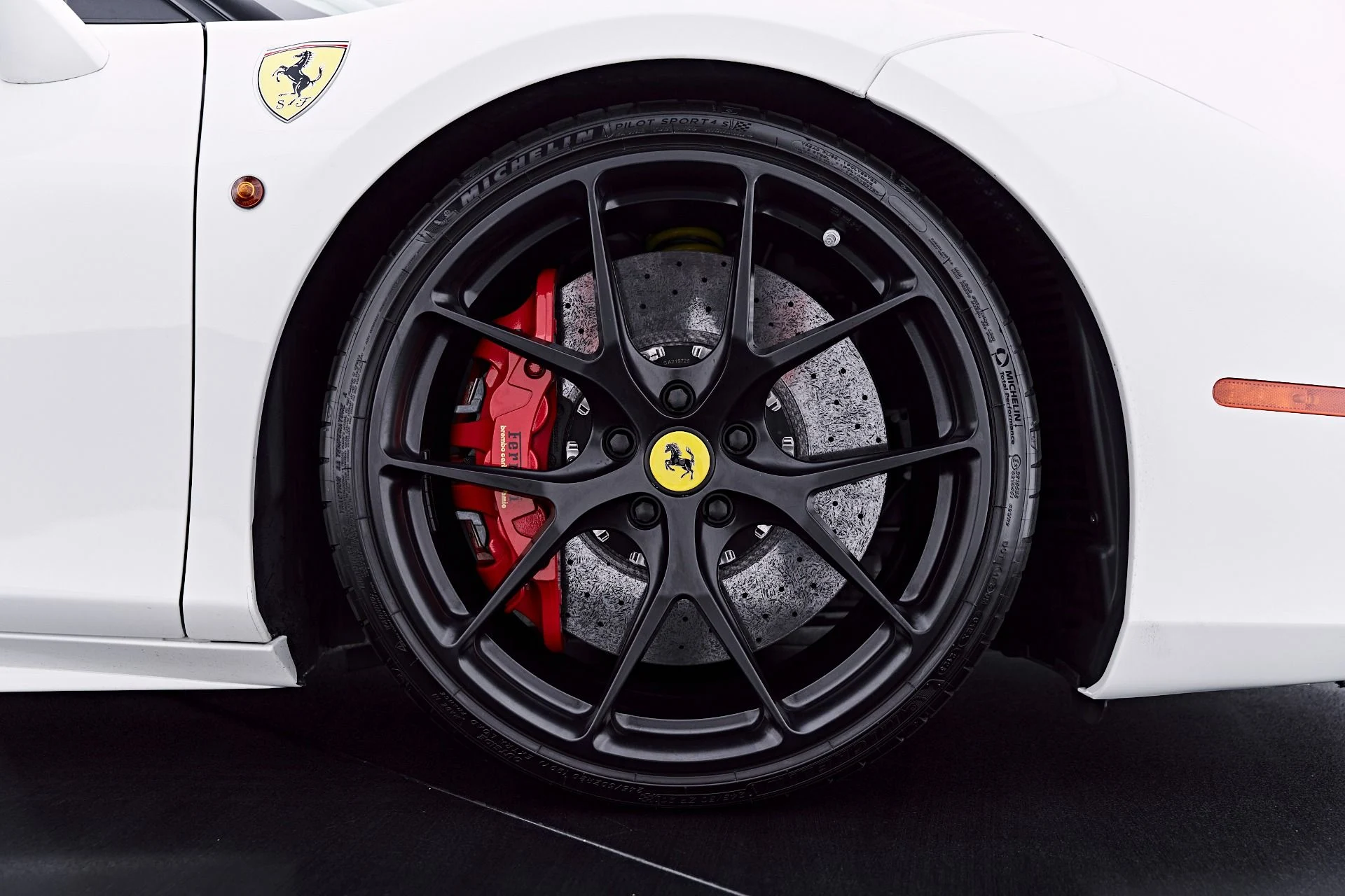 mph038_3904117621_Used_2018_Ferrari_488_GTB_Base_1782869723_ddf0562d45