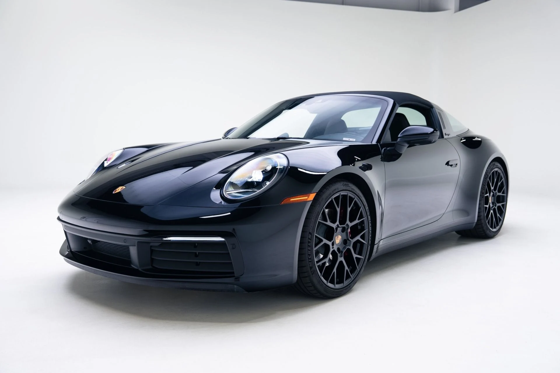 mph038_3911689542_Used_2024_Porsche_911_Targa_4_1767819137_b987eeae79