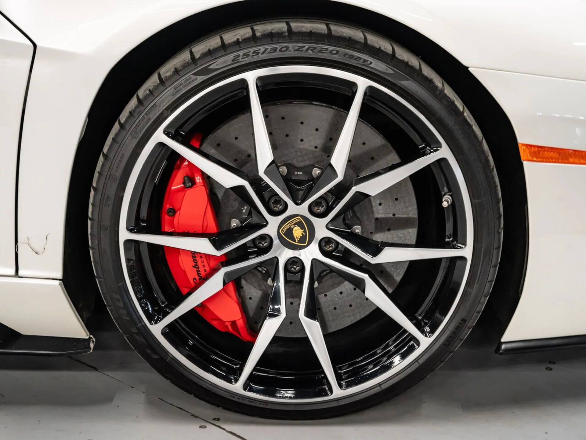 mph038_3921111976_lamborghini_aventador_2017_83267e1436
