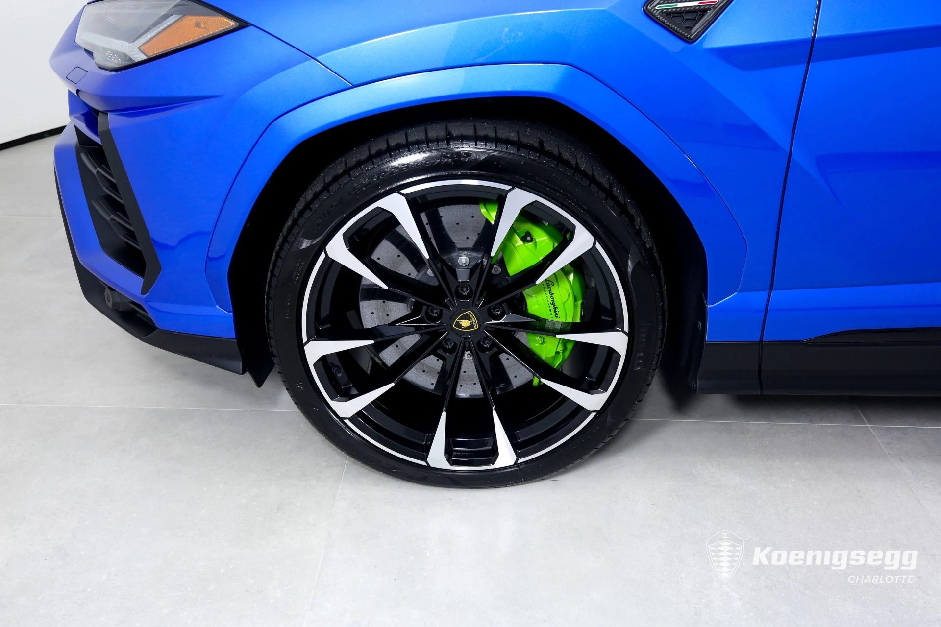mph038_3931219244_Used_2022_Lamborghini_Urus_1696532519_d966d71fd7