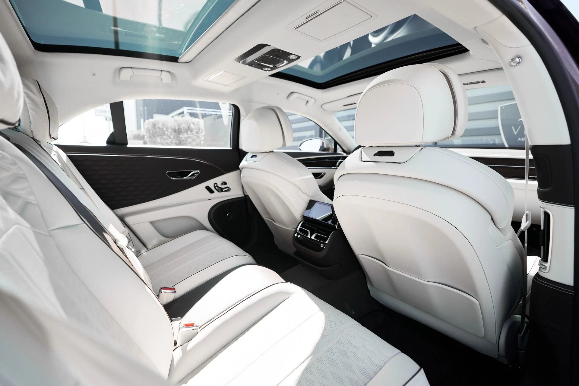 mph038_394289112_Used_2025_Bentley_Flying_Spur_Speed_1762569221_8ef4973f05