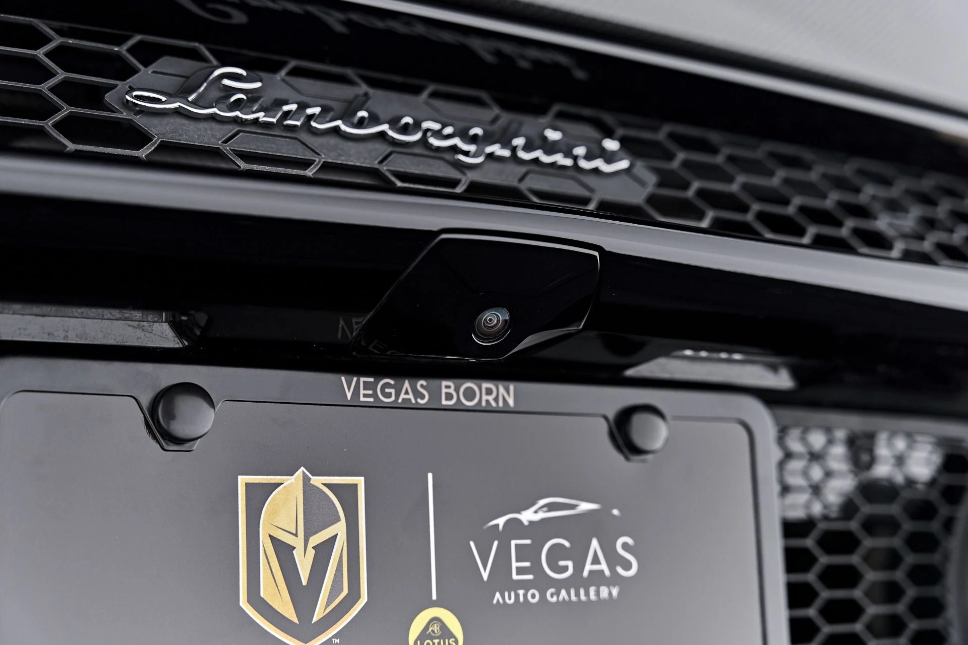 mph038_3953003381_Used_2022_Lamborghini_Huracan_EVO_Base_1791315908_dd2763e2b1