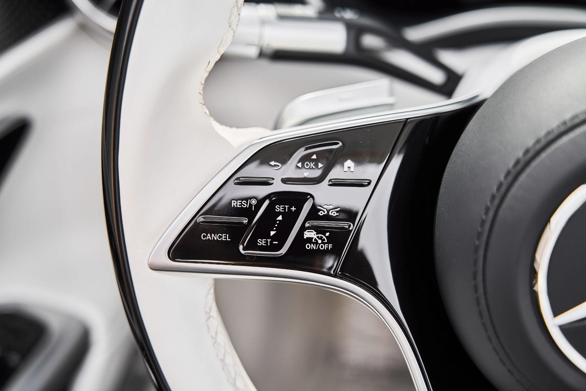 mph038_3959995978_Used_2026_Mercedes_Benz_SL_Class_Maybach_SL_680_1777159959_03ca801e85