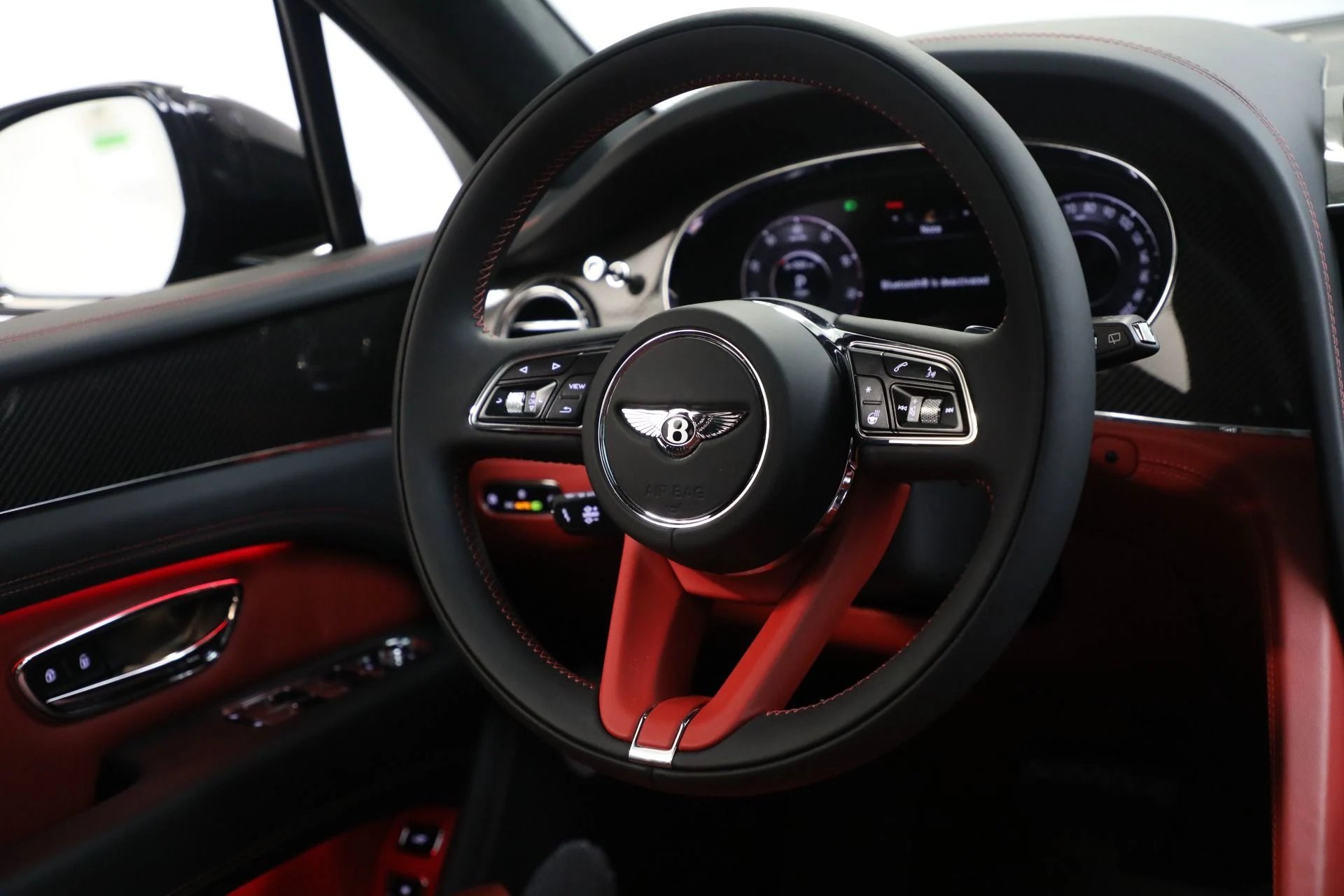 mph038_3991615179_New_2025_Bentley_Bentayga_V8_a60d881649