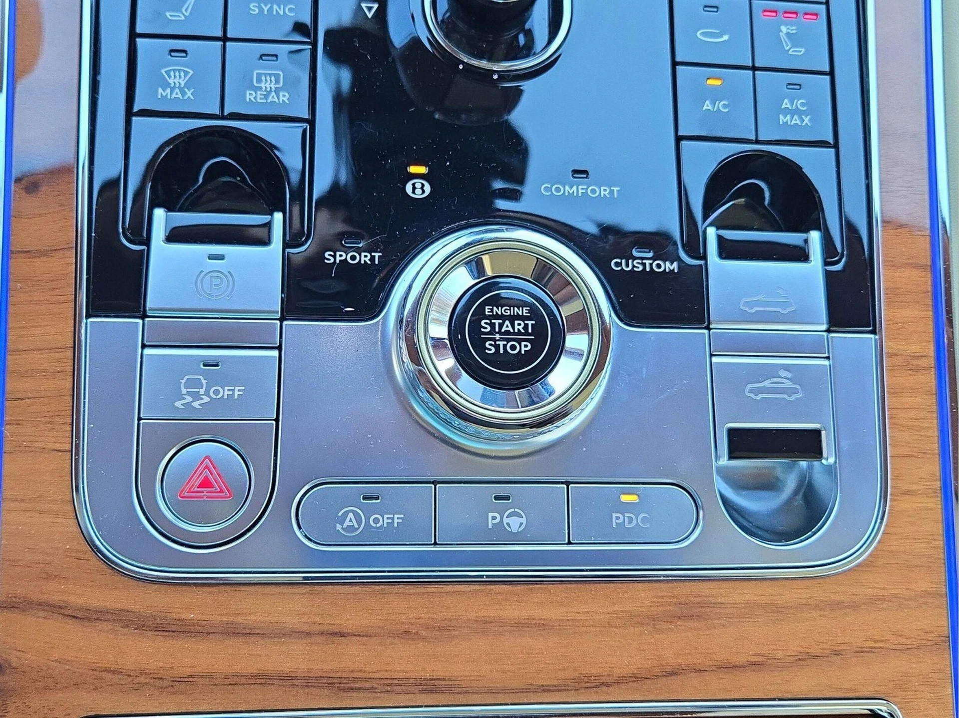 mph038_40013355_e5da432f3a6840365c0a9e76a96076d4x_369d87afa9