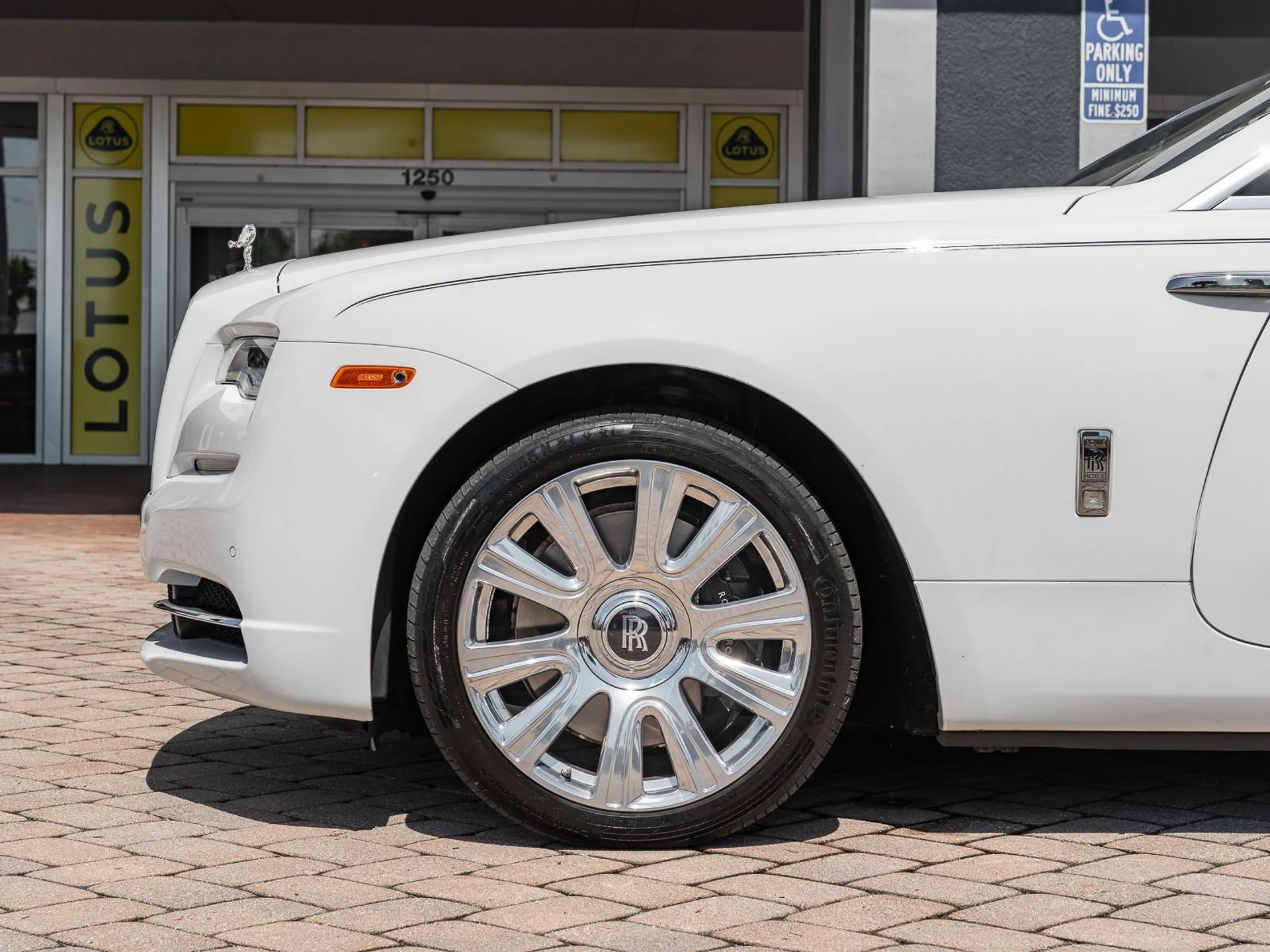 mph038_4002499206_Used_2016_Rolls_Royce_Dawn_2dr_Convertible_1782414117_b196ca5ab7