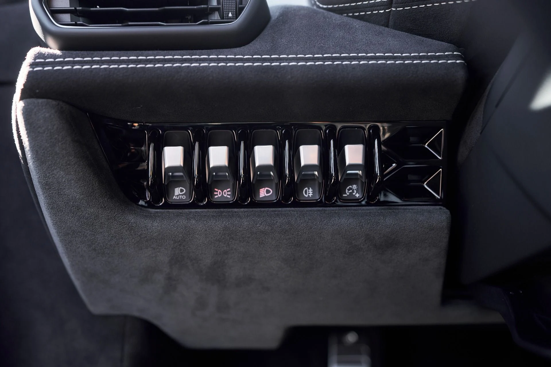 mph038_4010476320_Used_2024_Lamborghini_Huracan_Sterrato_Base_1760828482_75d6b35bc6