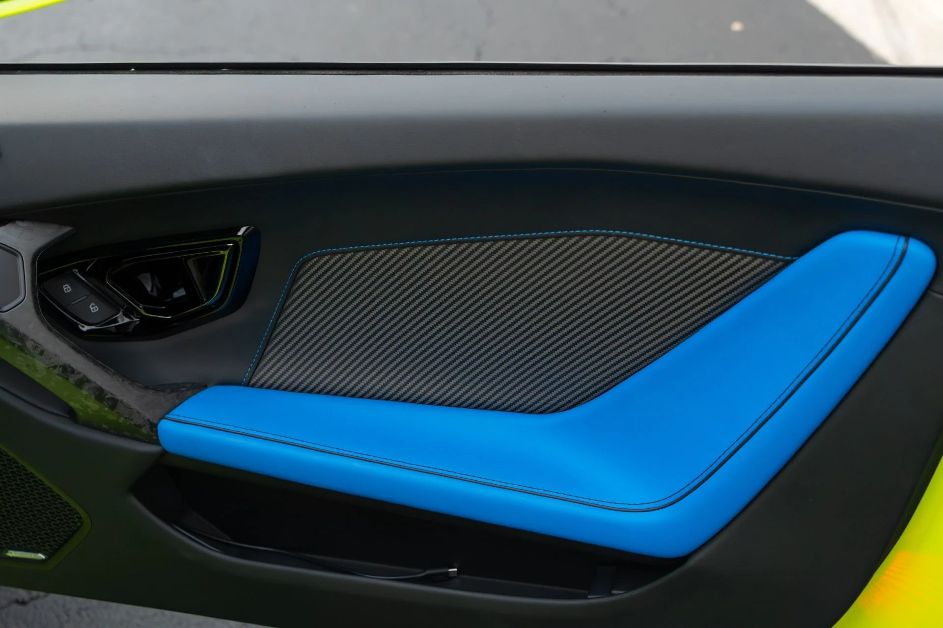 mph038_4015292466_Used_2020_Lamborghini_Huracan_EVO_1764467717_efcad0344a