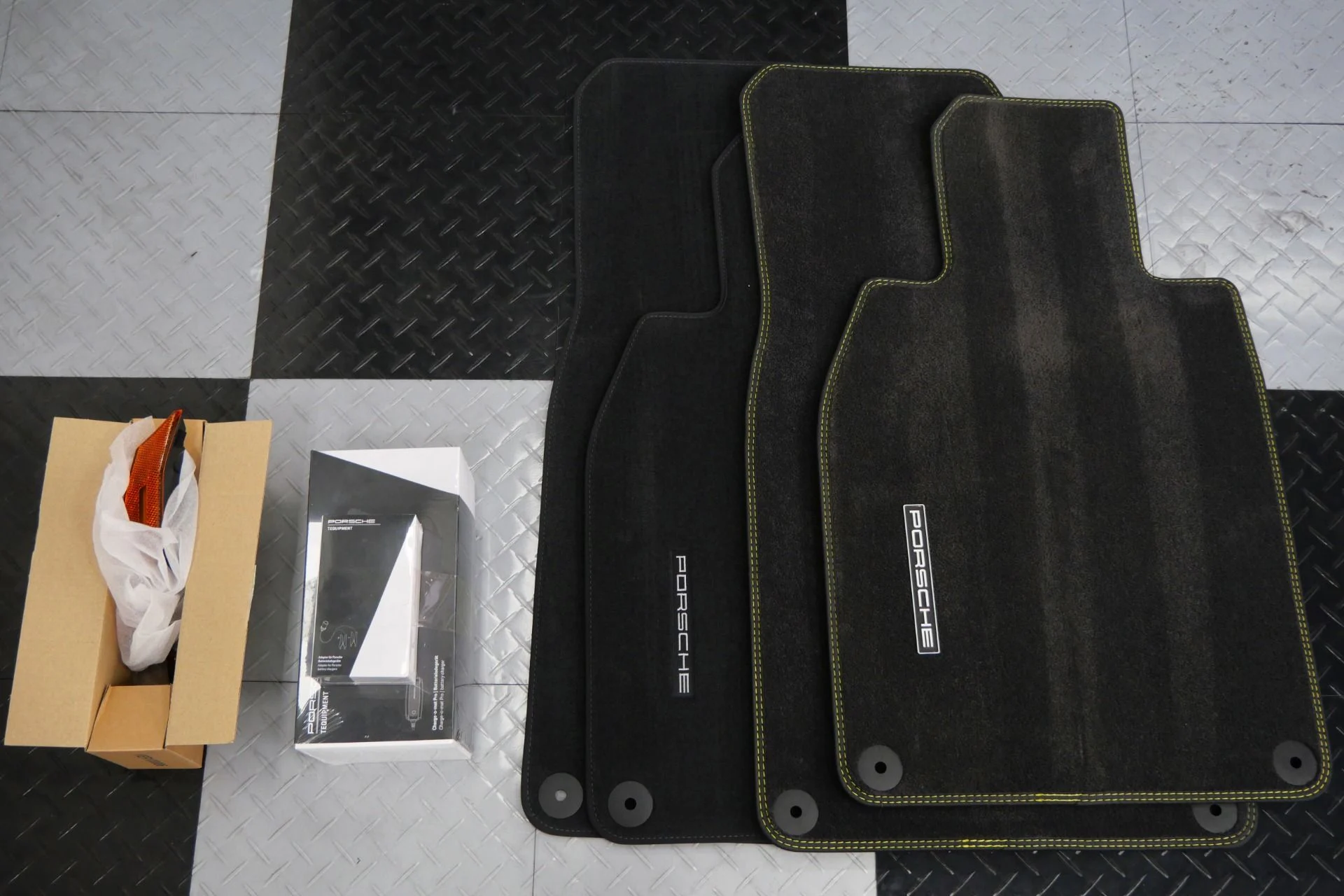 mph038_4017837397_Used_2022_Porsche_911_GT_3_Full_Matte_PPF_Carbon_Roof_and_Mirrors_Yellow_Deviating_Stitching_1760037912_a4c87e4eb6