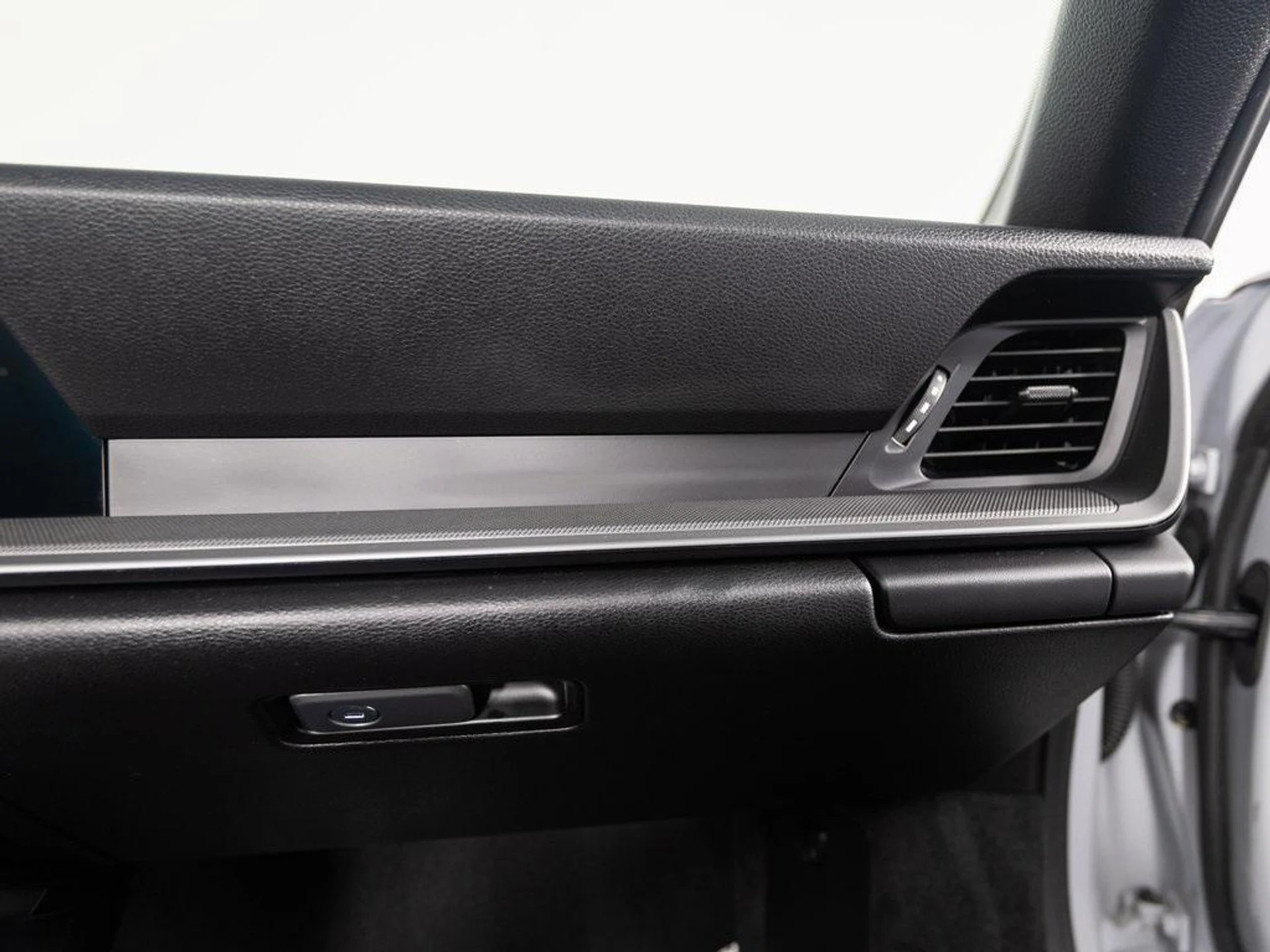 mph038_402903498_L_Yv_Kv_Sdaf_Wv_F_S_Rga_Iw_U_Vxk_F6_E8_20d6f2e372