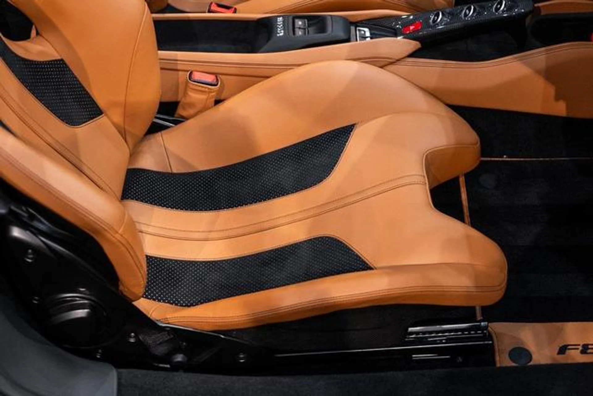 mph038_402970434_9l_M2bhn_y0j_H_Ty7_HMV_0uw_KE_Vns8_79a38d6210