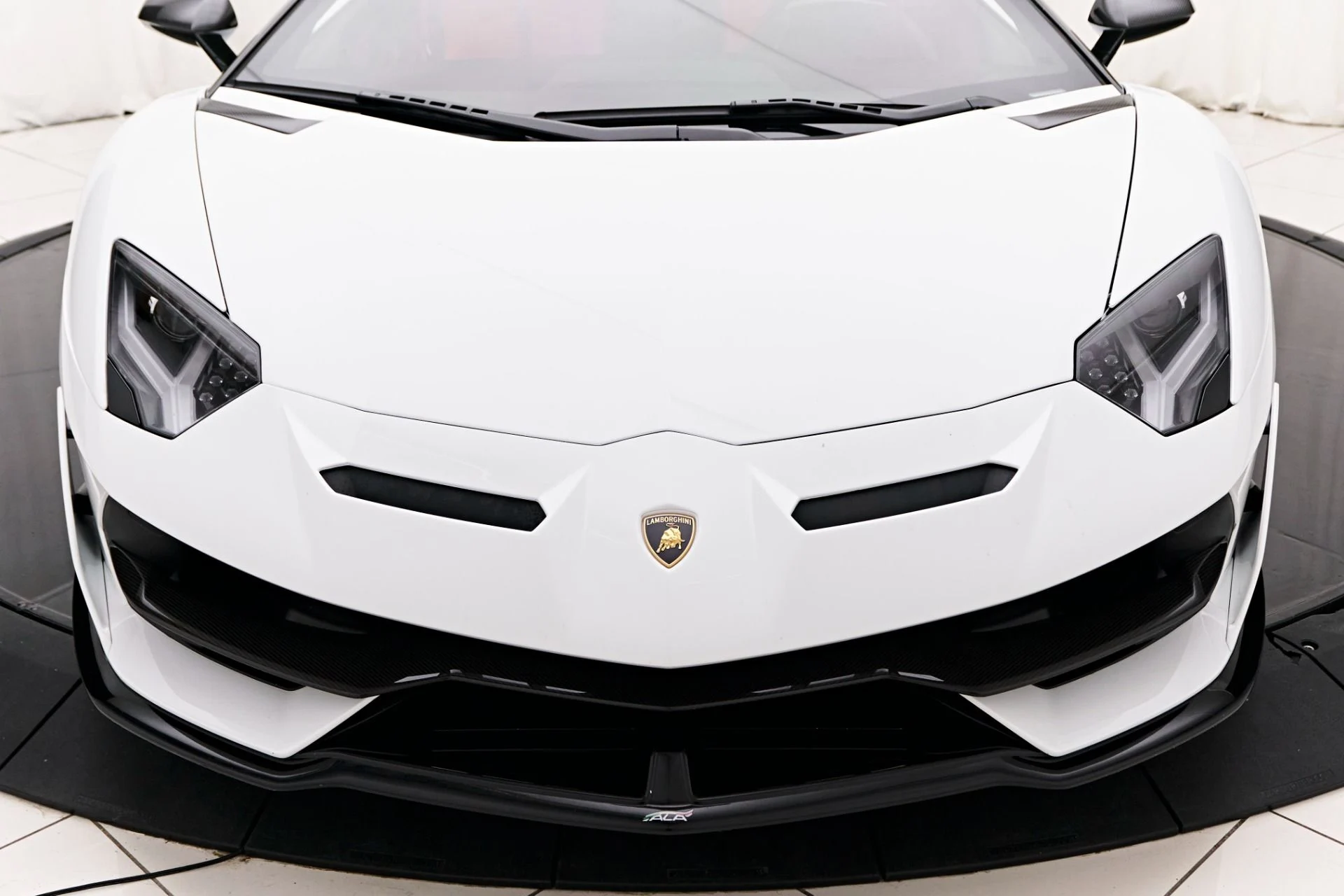 mph038_4031457147_Used_2021_Lamborghini_Aventador_SVJ_Base_1722739728_1f77867979
