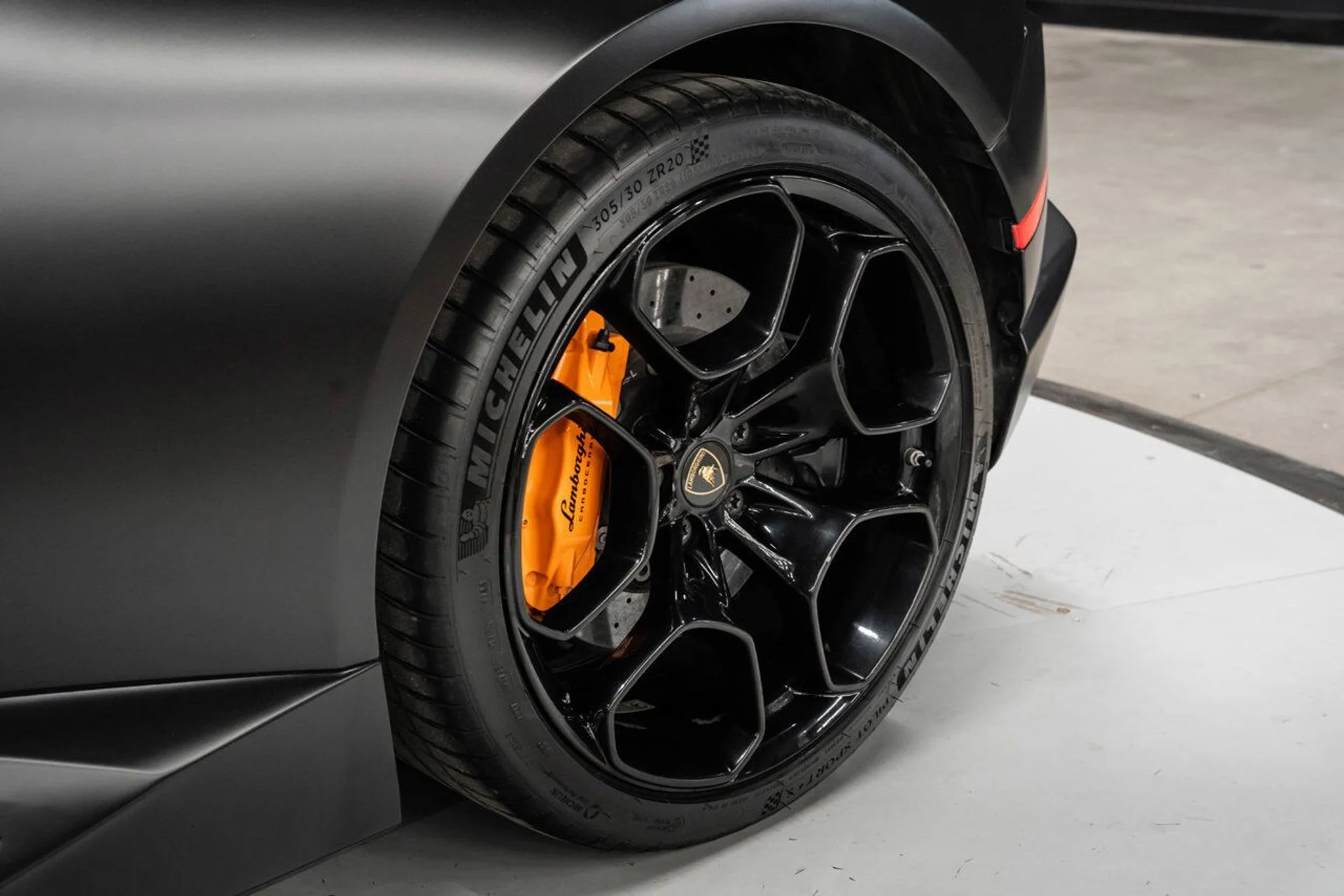 mph038_4048563742_lamborghini_huracan_2016_ccc63a36a4