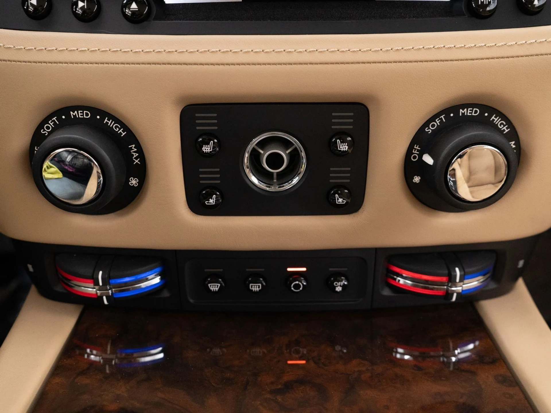 mph038_4049575486_e95614da9a0ba5ae48add57627cc2686_7b0ad6f4cd