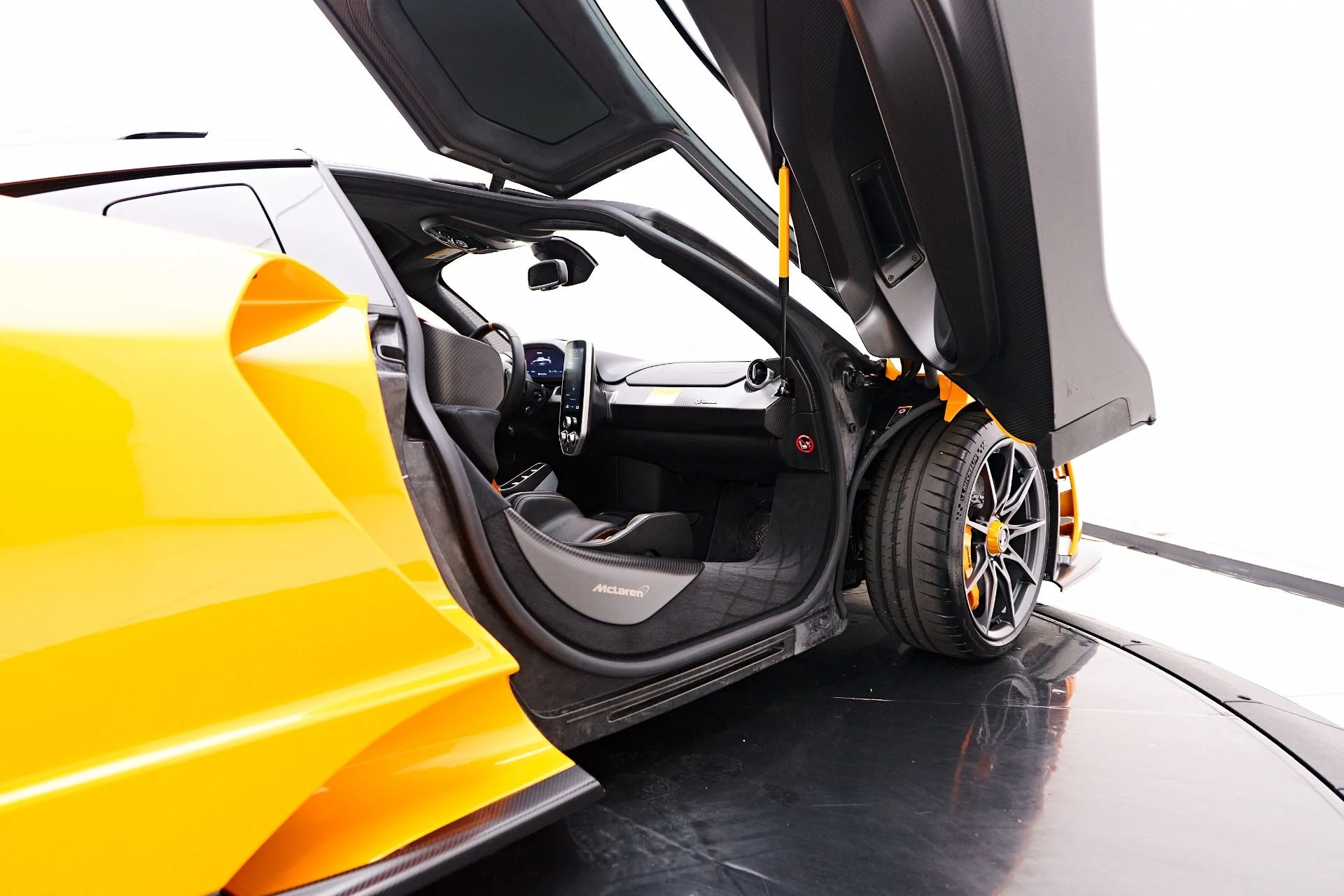 mph038_4050725710_Used_2019_Mc_Laren_Senna_1766598521_54fd38087c