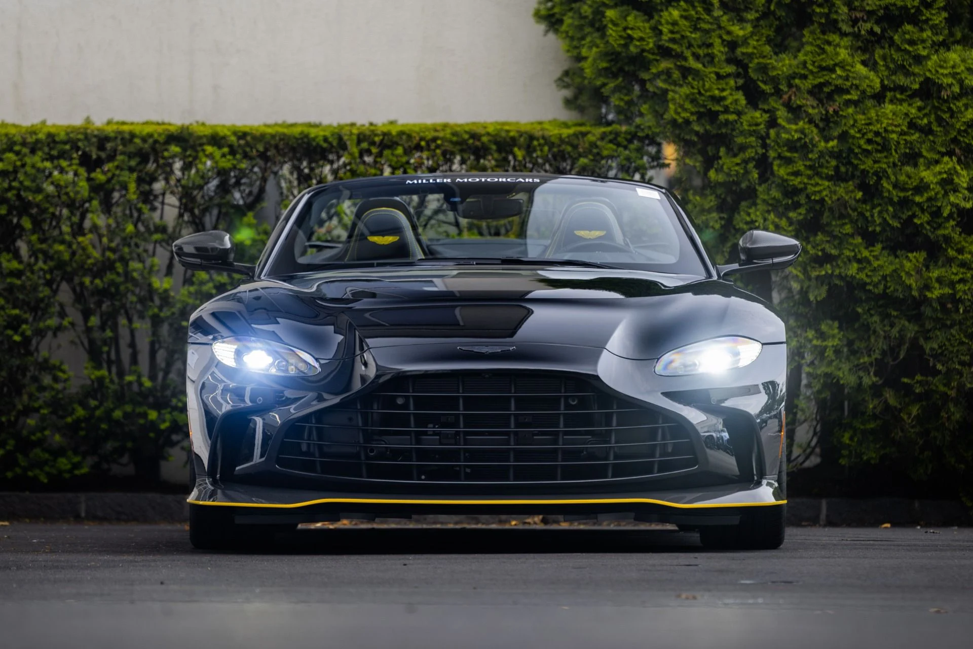 mph038_4053813409_Used_2023_Aston_Martin_Vantage_V12_1766157928_77fdc36a57