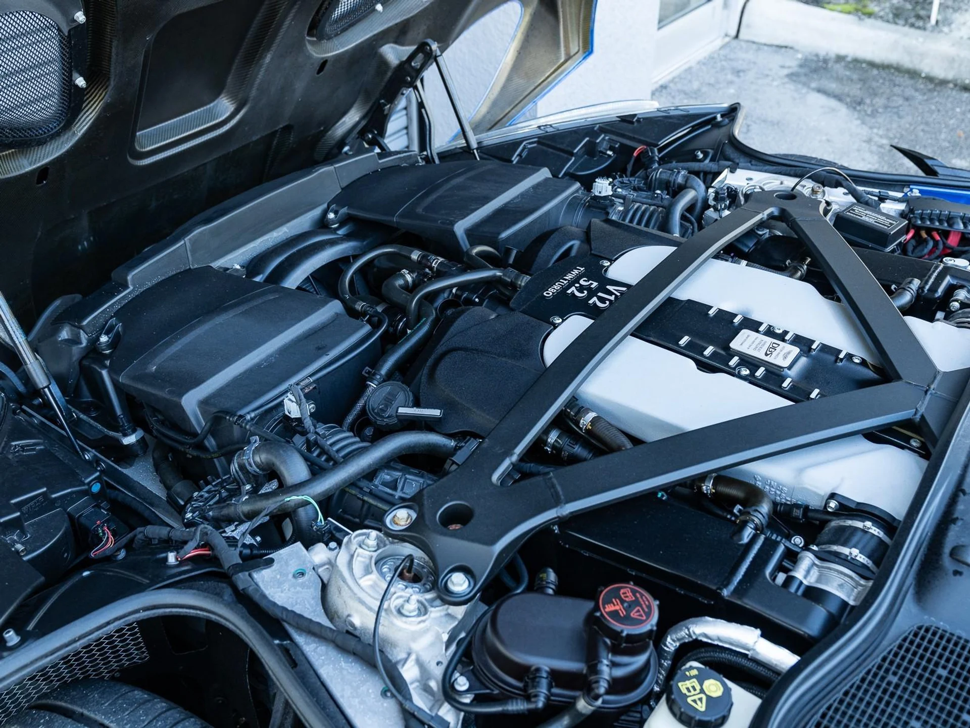 mph038_406578499_Used_2020_Aston_Martin_DBS_Superleggera_1761685636_937bfbe6c1