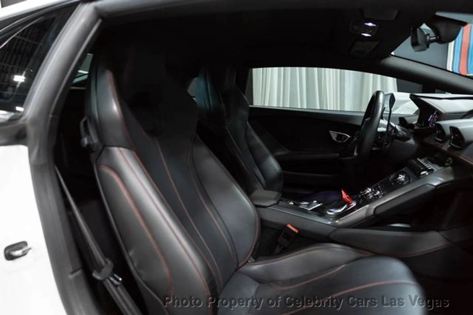 mph038_4066263891_used_2019_lamborghini_huracan_lp5802_9707_22868387_43_640_d7f3327957