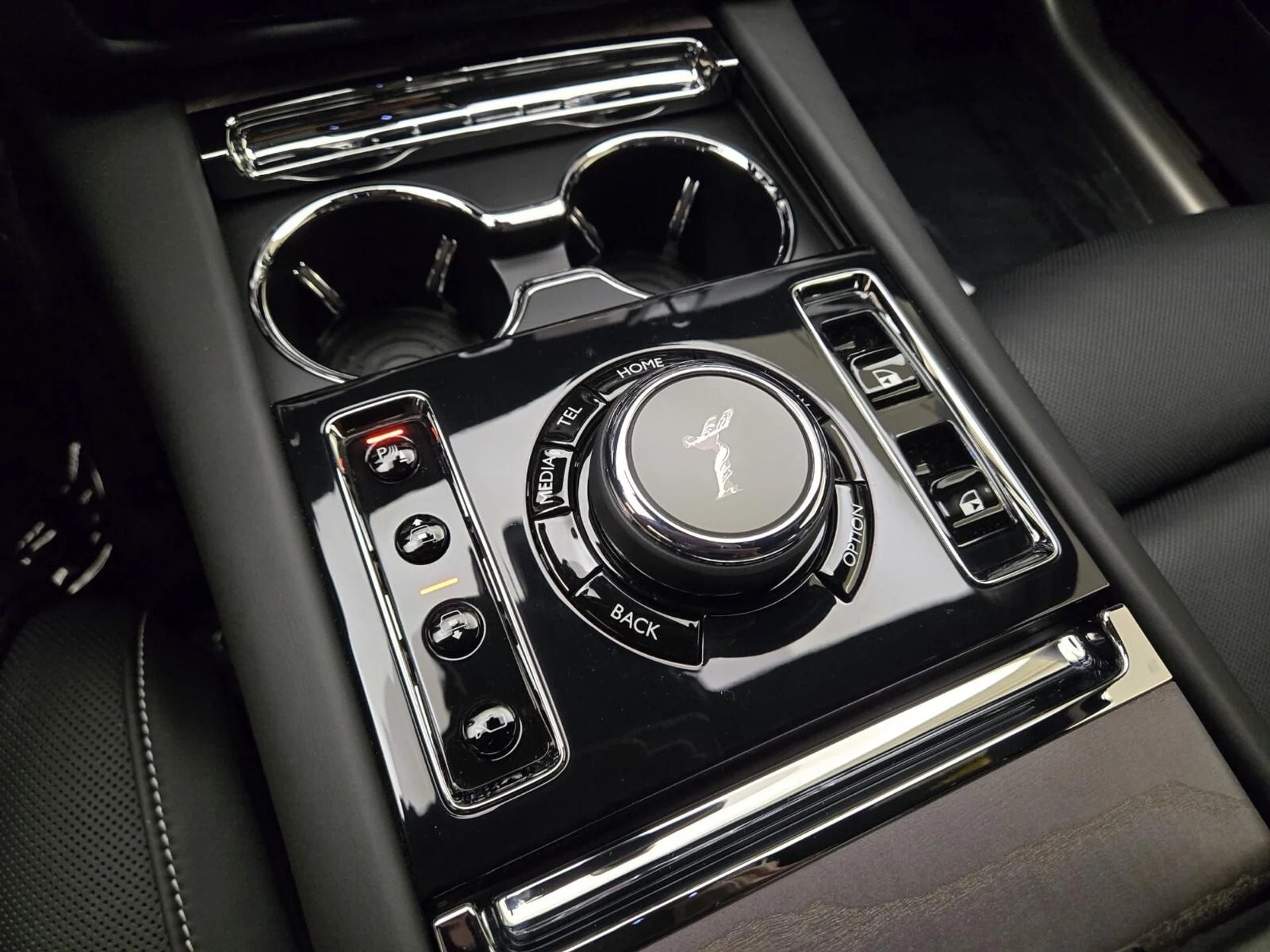 mph038_4071715578_Used_2025_Rolls_Royce_Ghost_1777356197_5bf6dc0cba