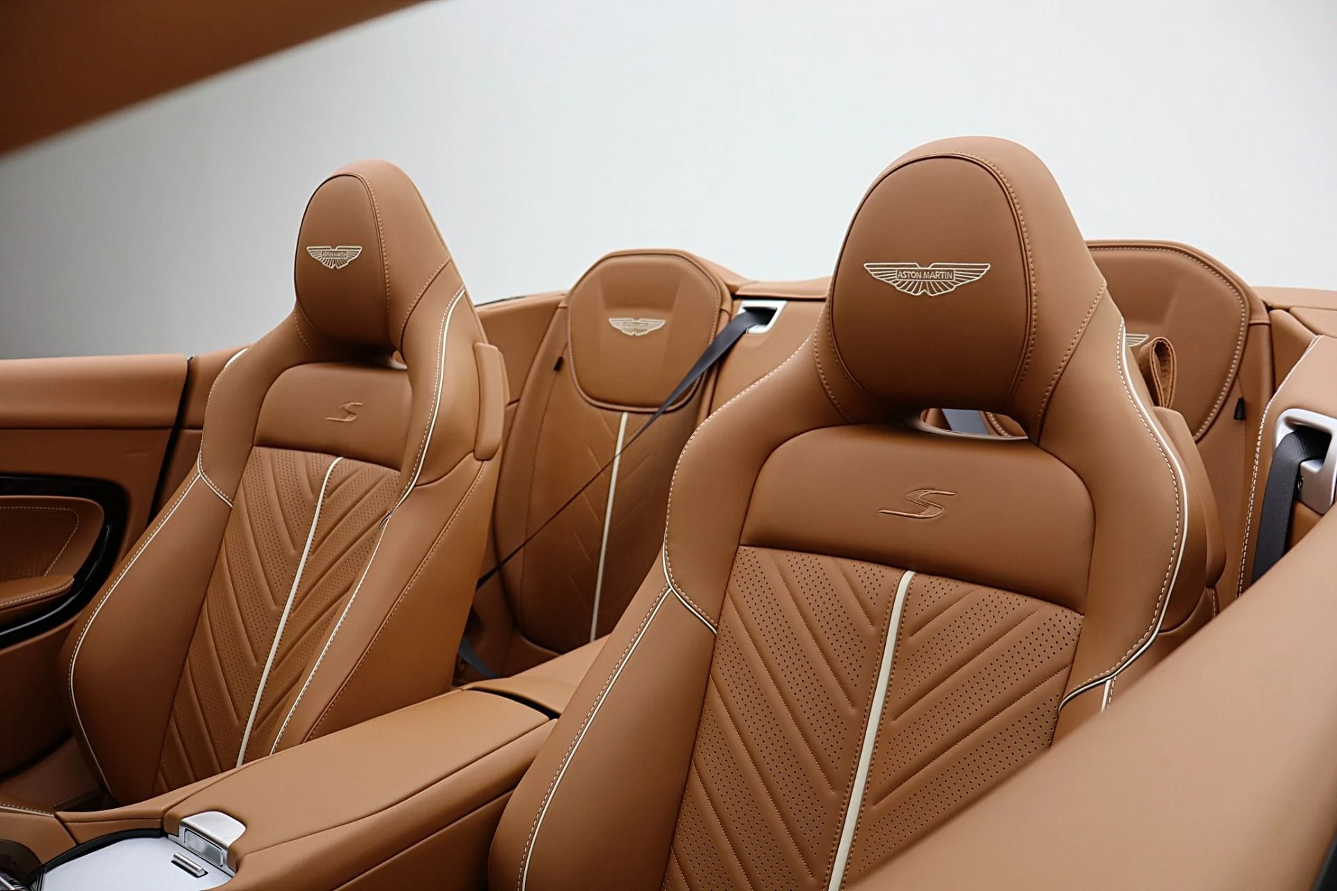 mph038_4074873805_New_2026_Aston_Martin_DB_12_S_Volante_50c72a2b6b