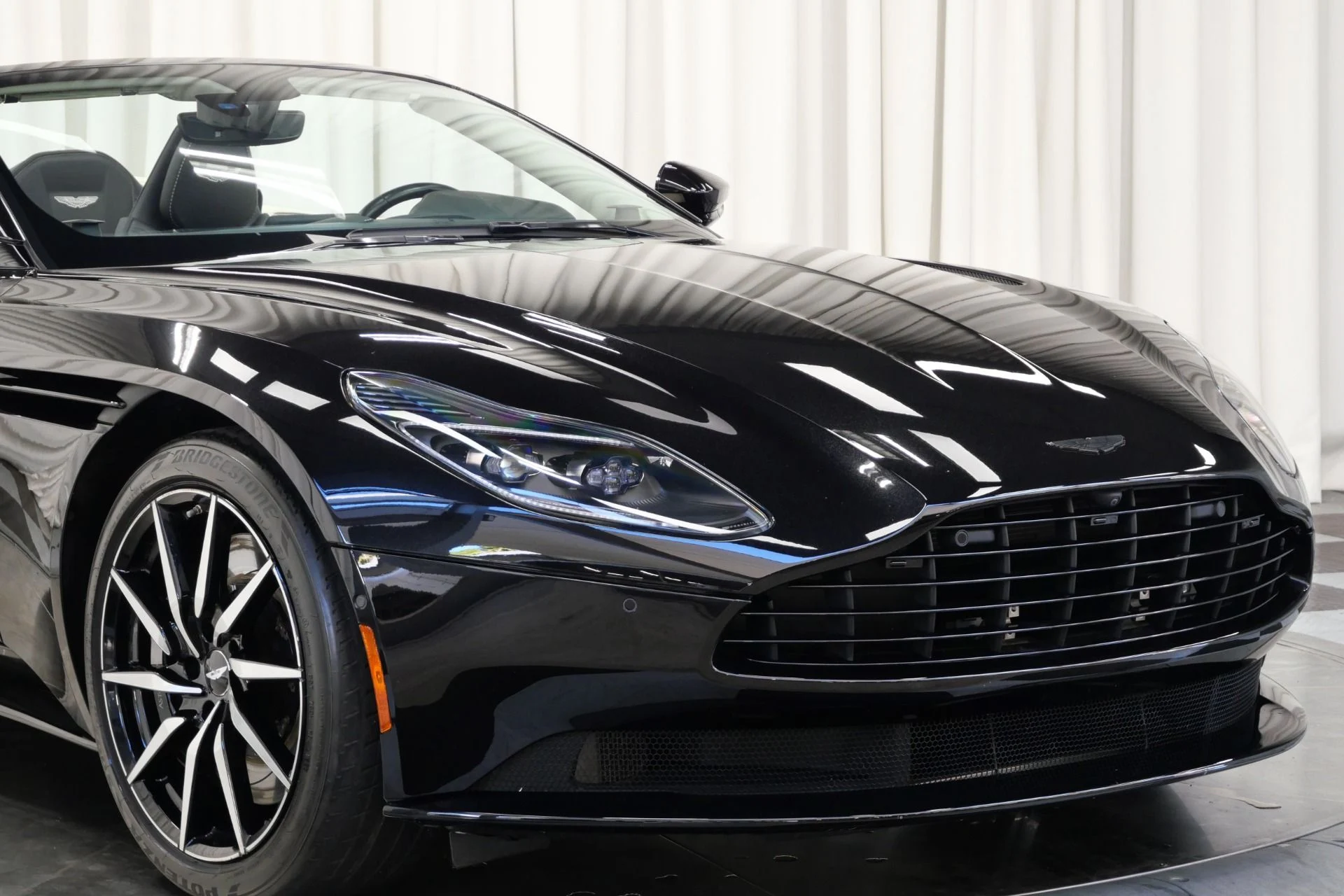 mph038_410780671_Used_2021_Aston_Martin_DB_11_Volante_1760108226_ccdbc04af8