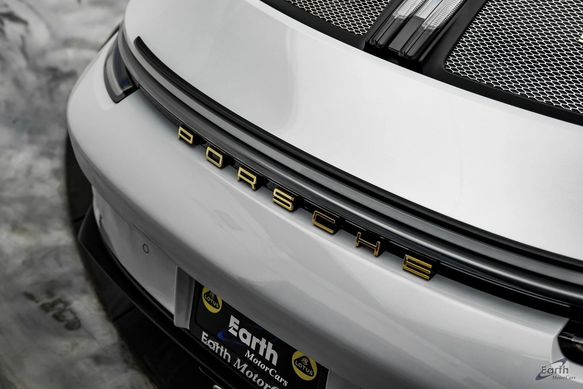 mph038_411349475_bad4231e00adc69352dc7d5b53bff782x_64e066e08d